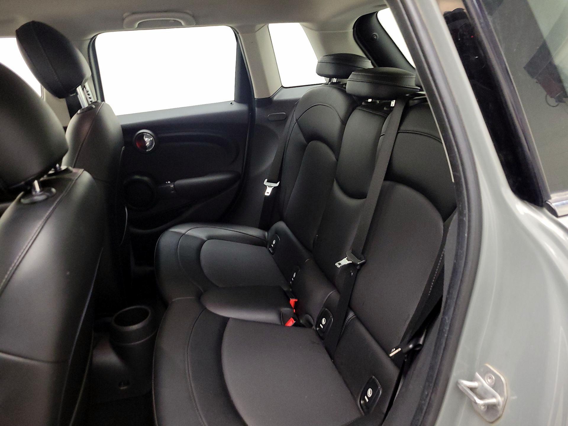 Thumbnail: 2016 MINI Cooper Hardtop - 20