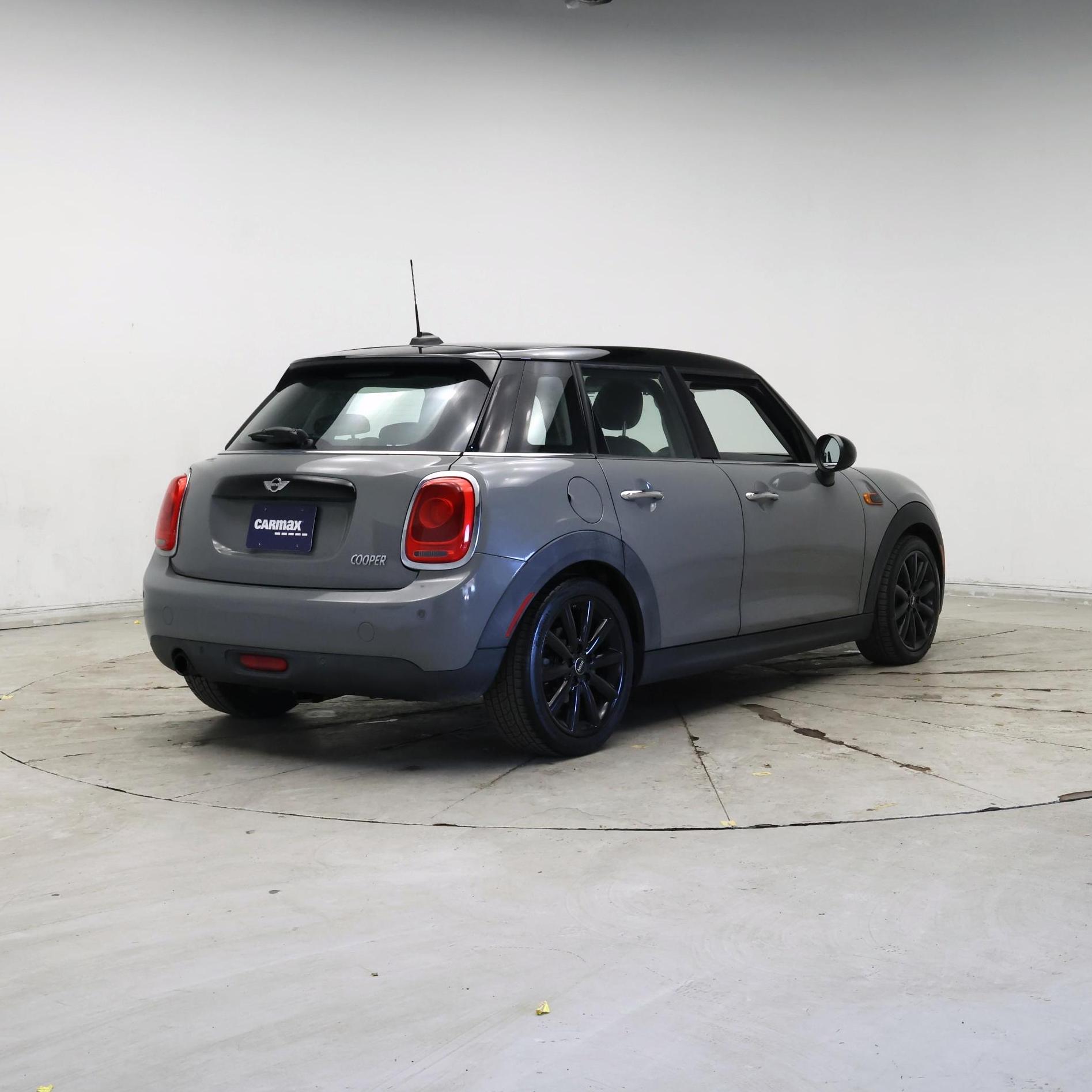 Thumbnail: 2016 MINI Cooper Hardtop - 8