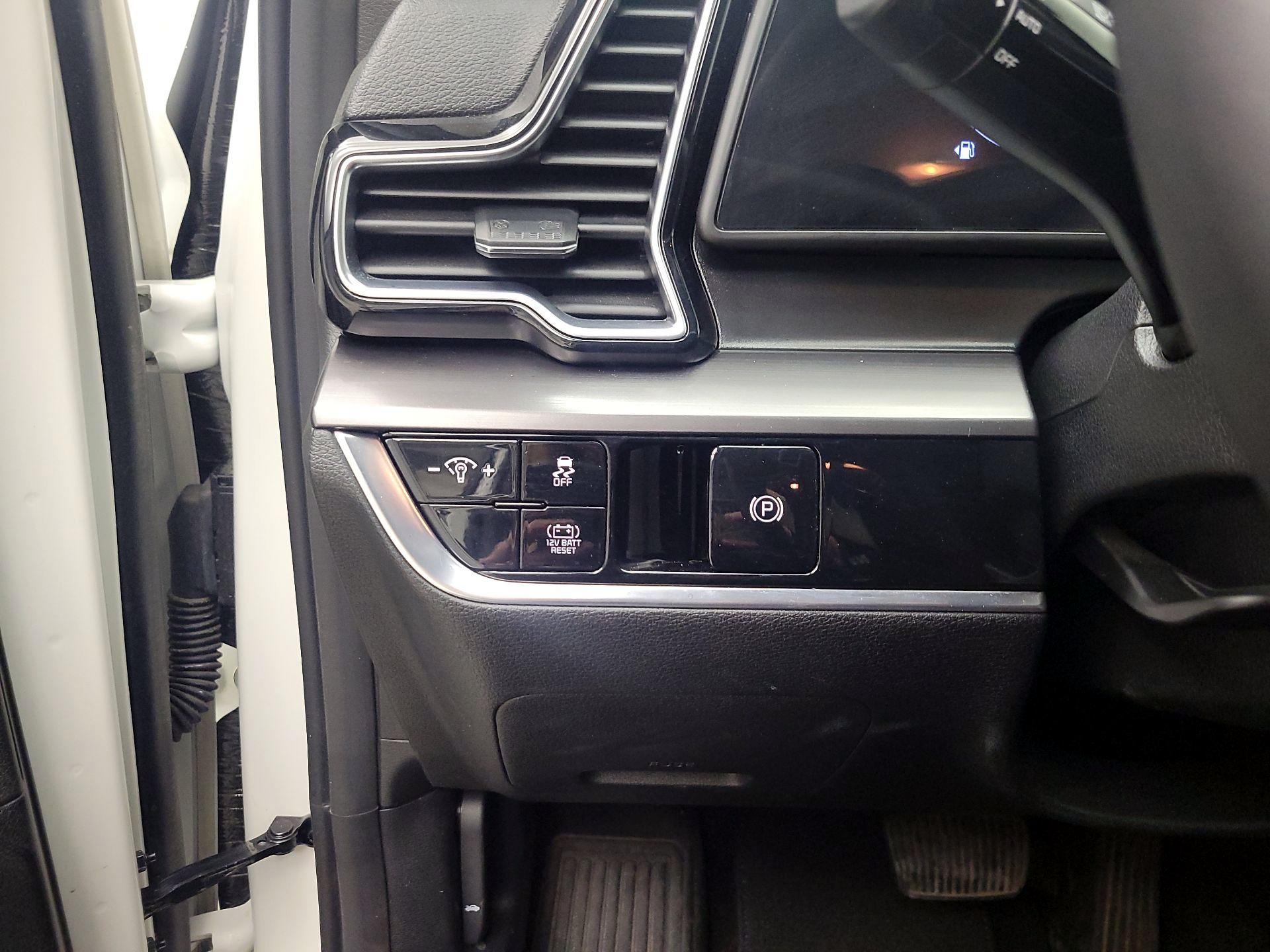 Thumbnail: 2023 Kia Sportage - 13