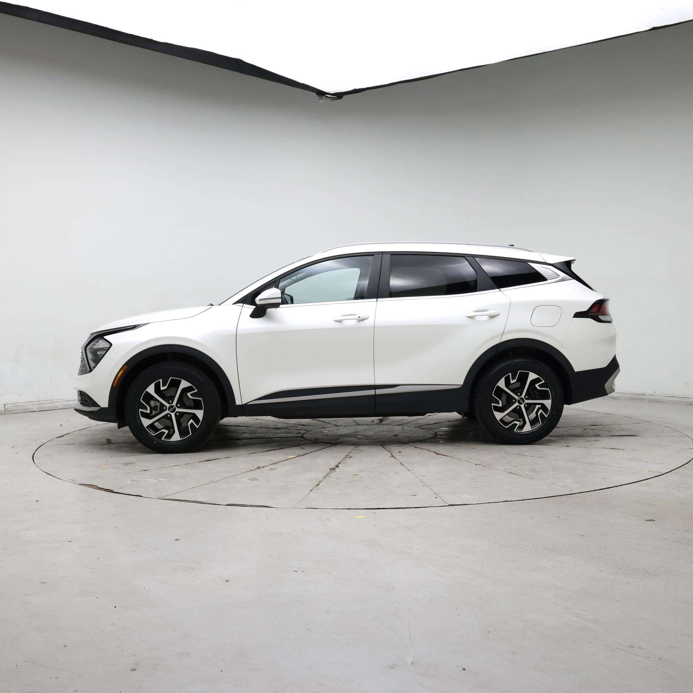 Thumbnail: 2023 Kia Sportage - 3