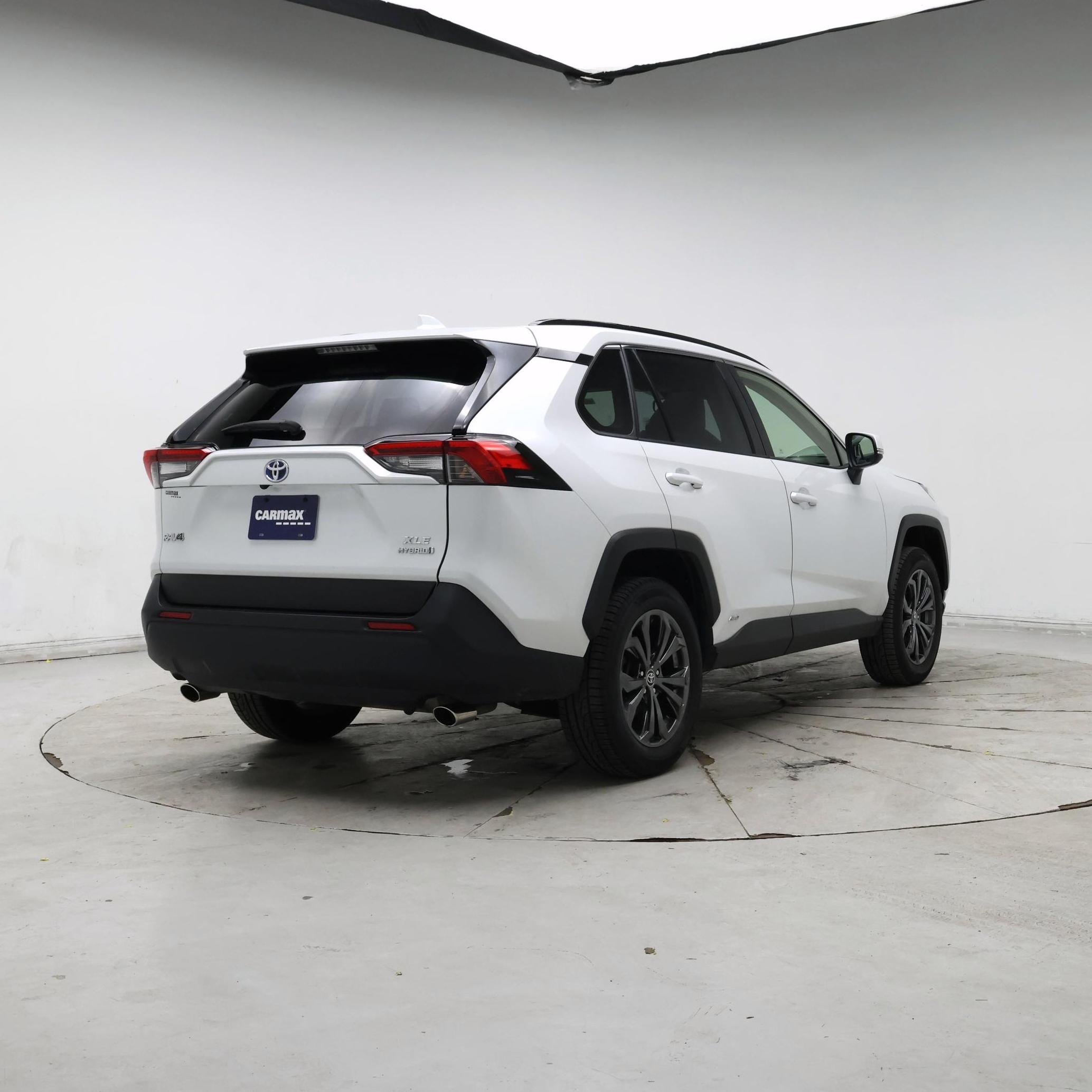 Thumbnail: 2023 Toyota RAV4 - 8