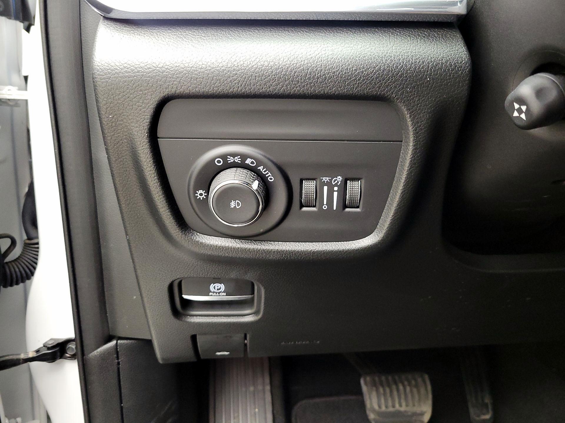 Thumbnail: 2023 Jeep Grand Cherokee - 13