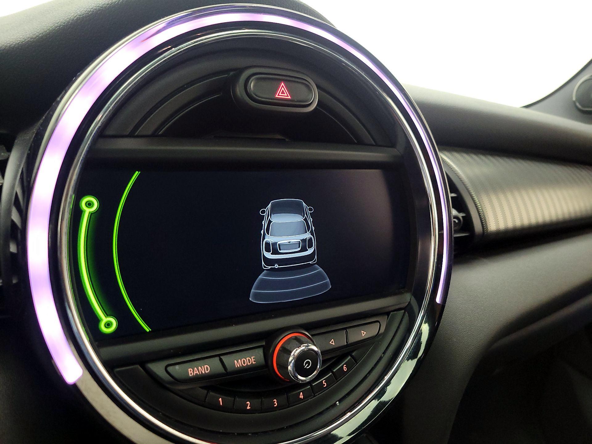 Thumbnail: 2016 MINI Cooper Hardtop - 15