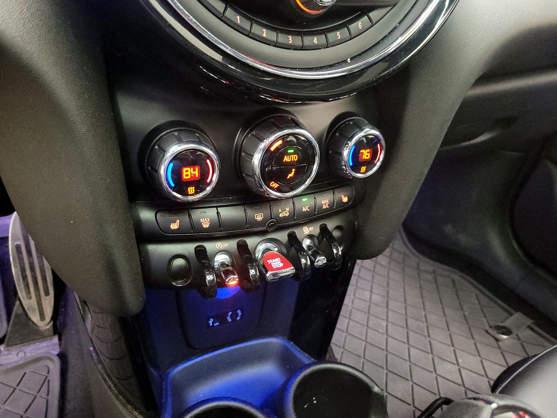 Thumbnail: 2016 MINI Cooper Hardtop - 17