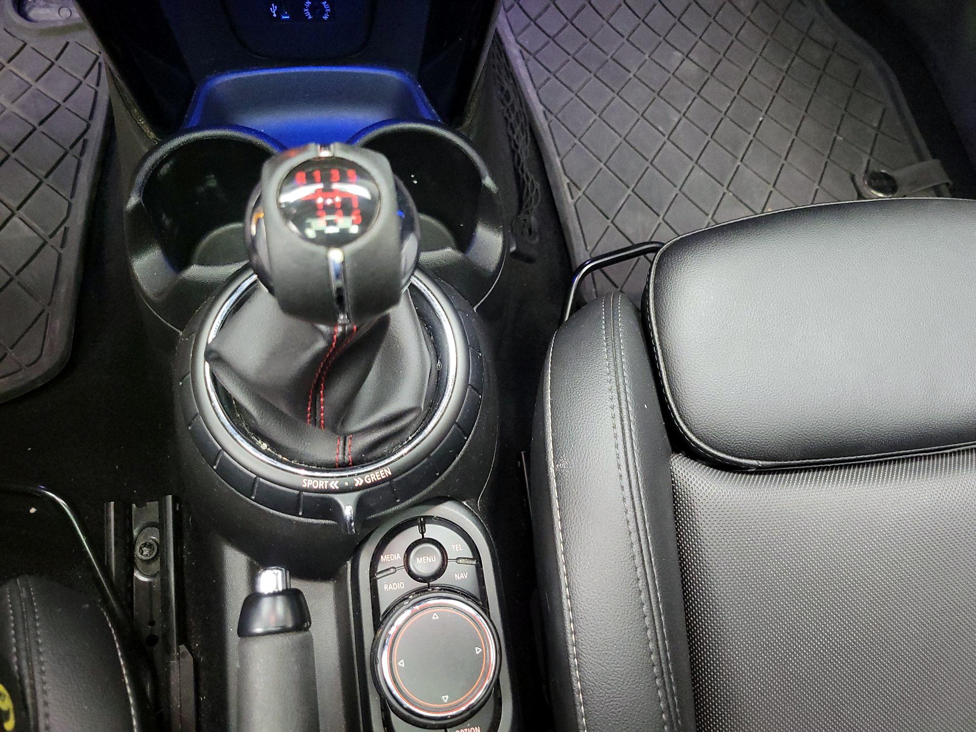 Thumbnail: 2016 MINI Cooper Hardtop - 18