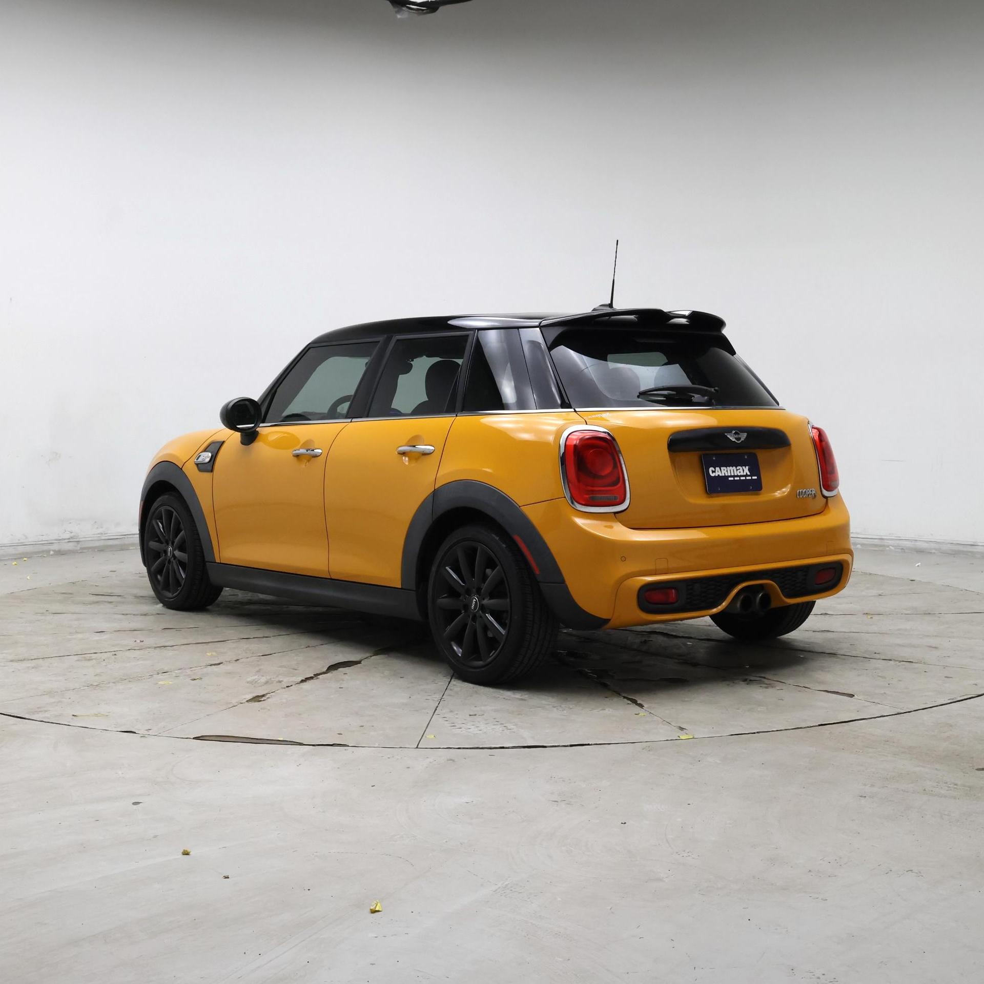 Thumbnail: 2016 MINI Cooper Hardtop - 2