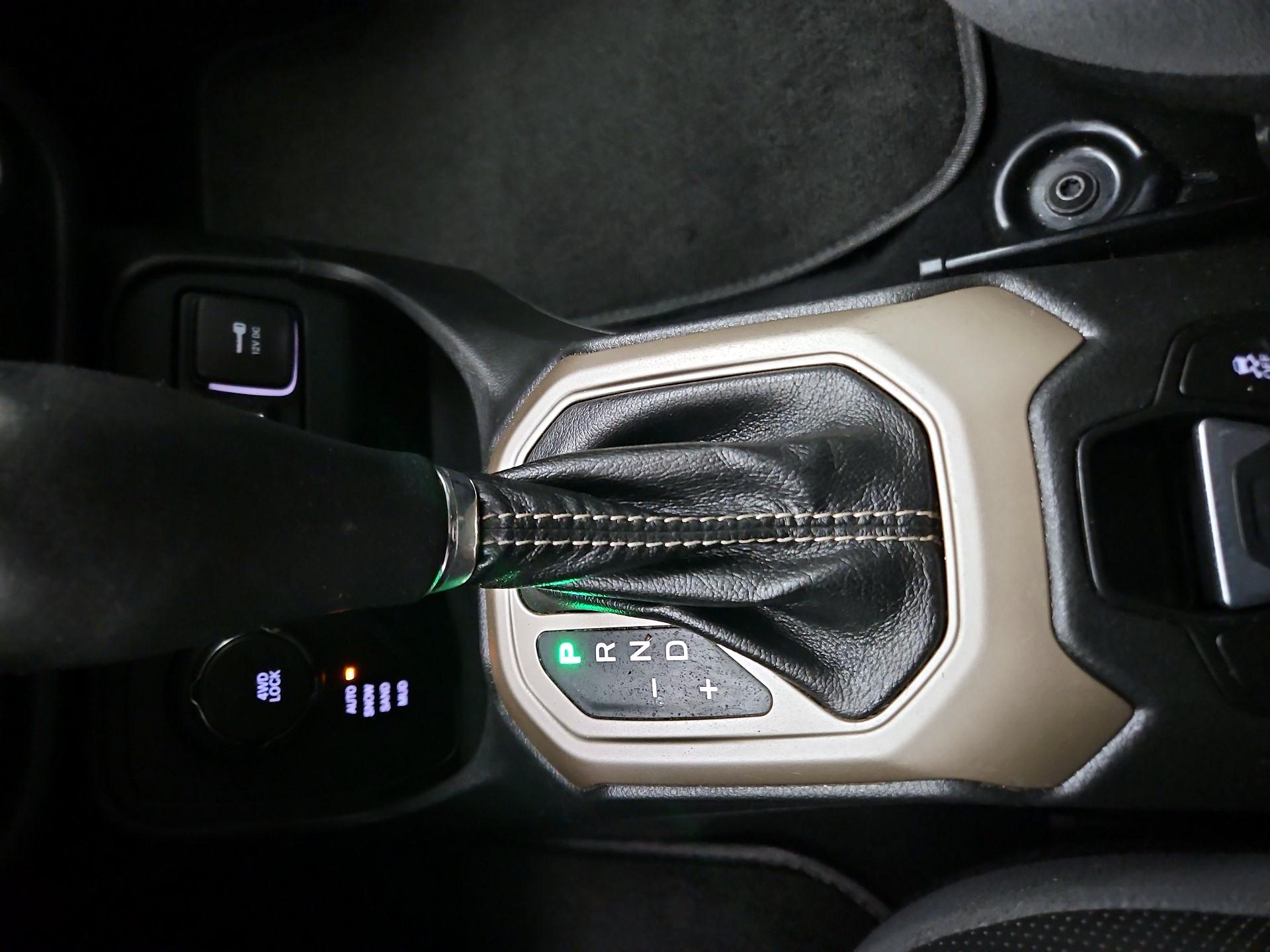 Thumbnail: 2015 Jeep Renegade - 18