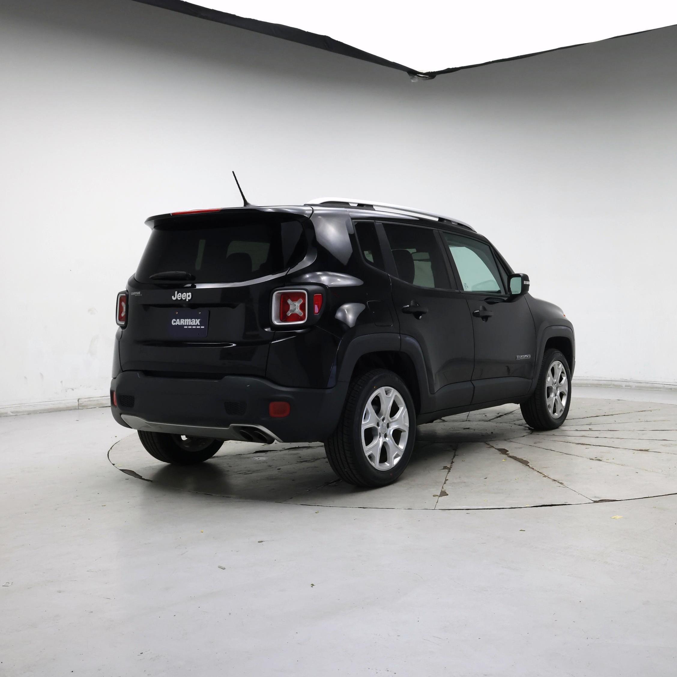 Thumbnail: 2015 Jeep Renegade - 8