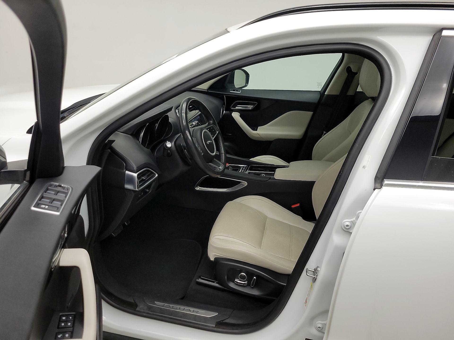 Thumbnail: 2019 Jaguar F-Pace - 11