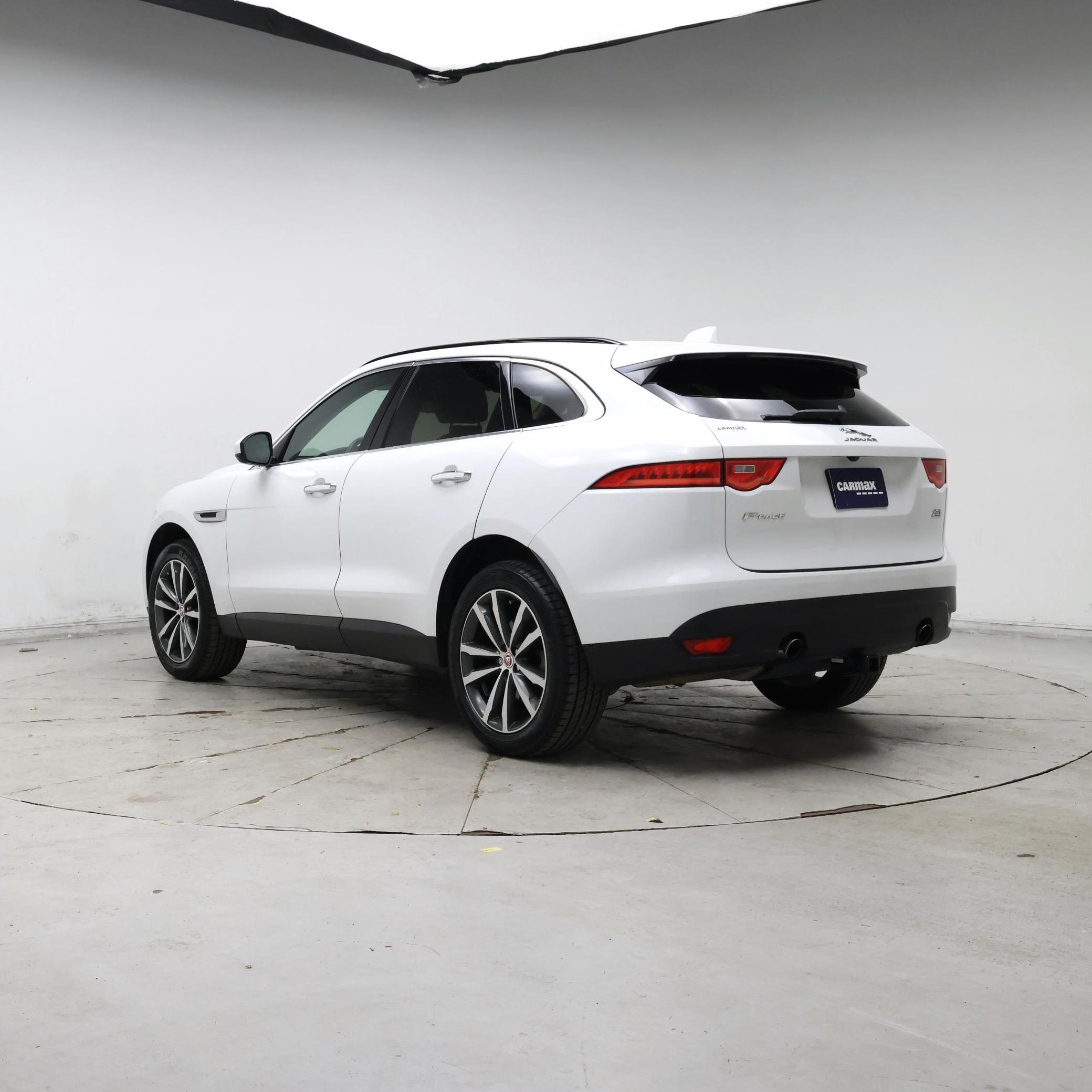 Thumbnail: 2019 Jaguar F-Pace - 2