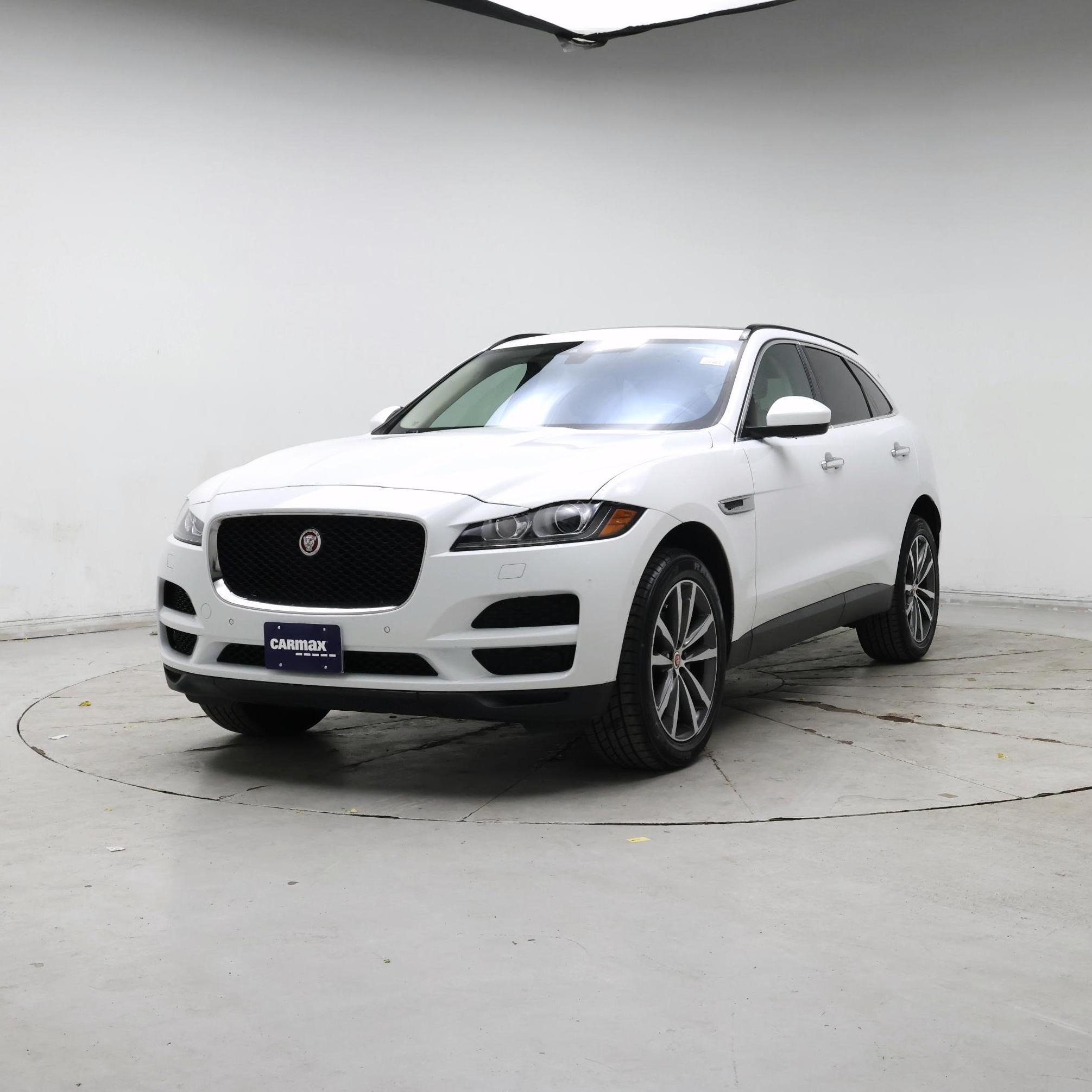 Thumbnail: 2019 Jaguar F-Pace - 4