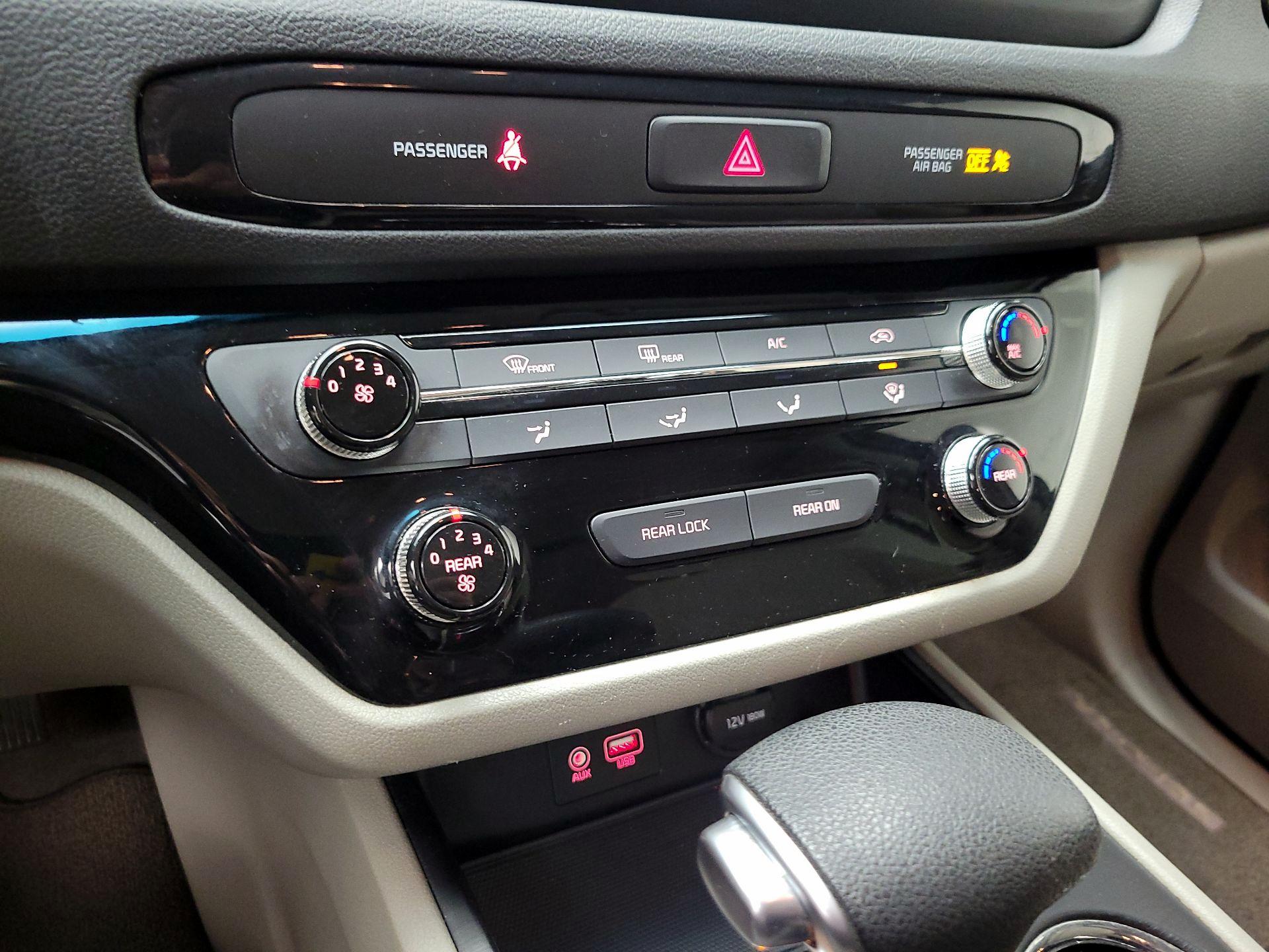 Thumbnail: 2019 Kia Sedona - 16