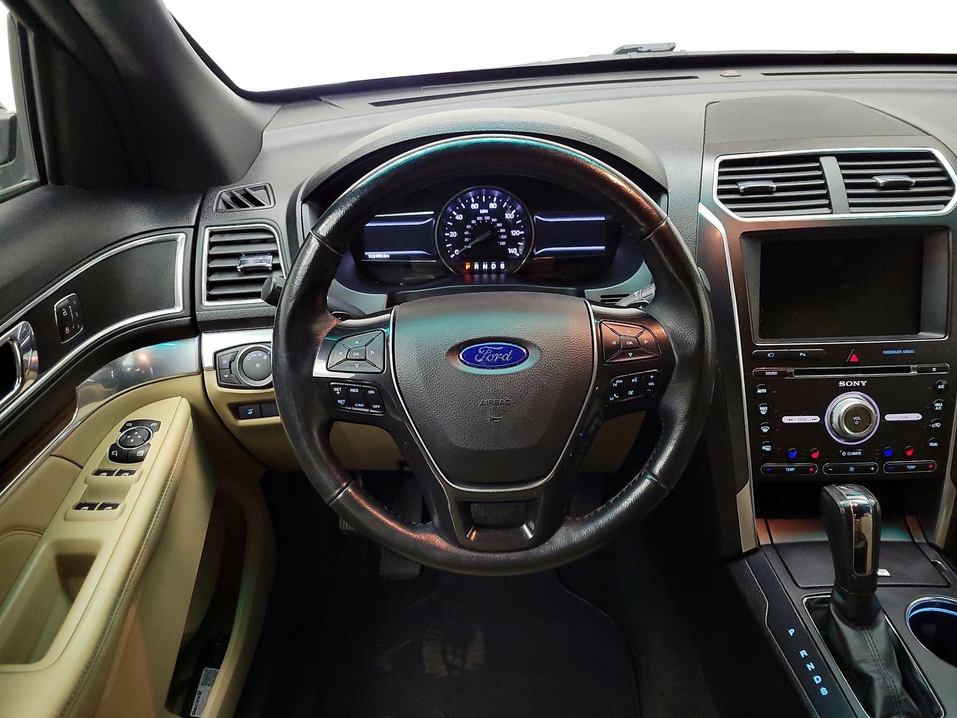 Thumbnail: 2016 Ford Explorer - 10