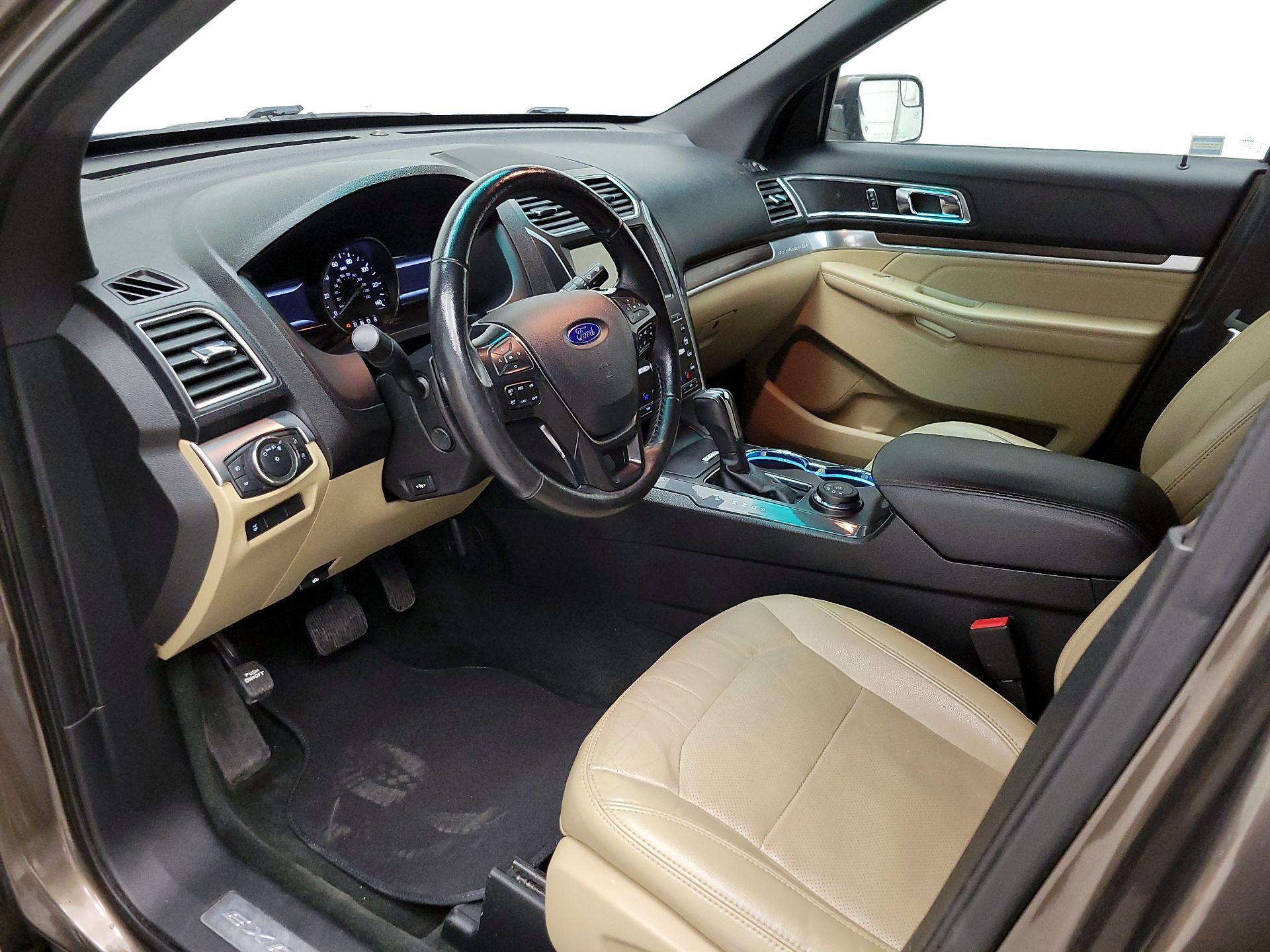 Thumbnail: 2016 Ford Explorer - 11