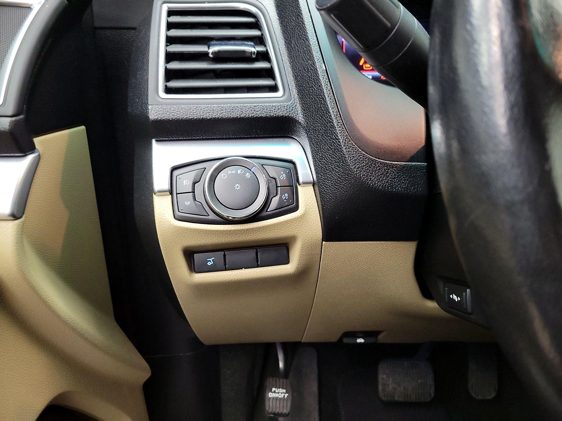 Thumbnail: 2016 Ford Explorer - 13