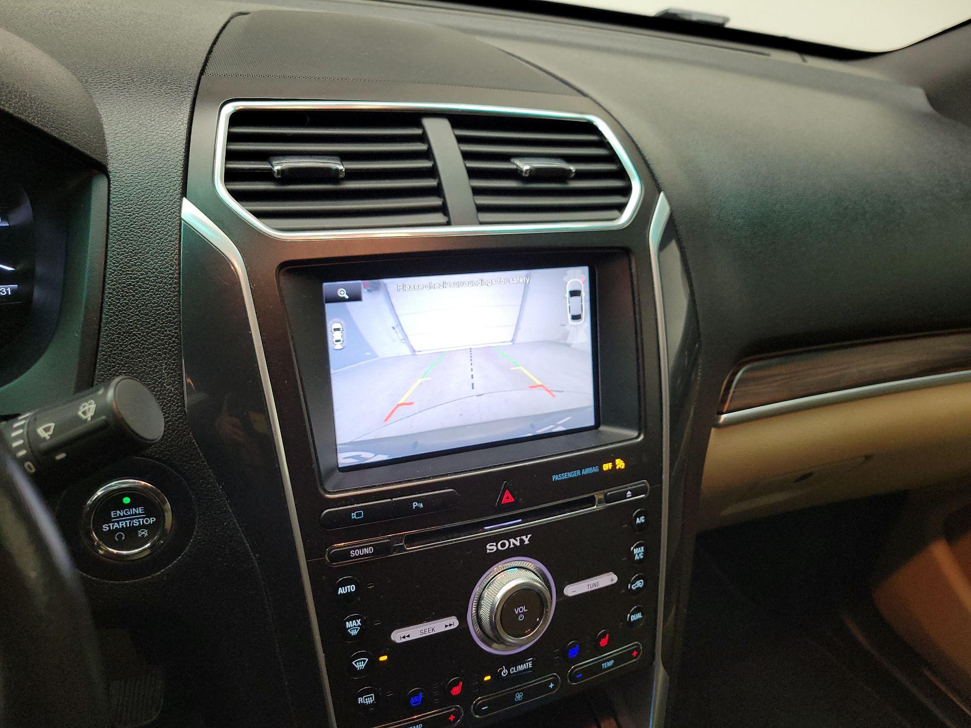 Thumbnail: 2016 Ford Explorer - 14