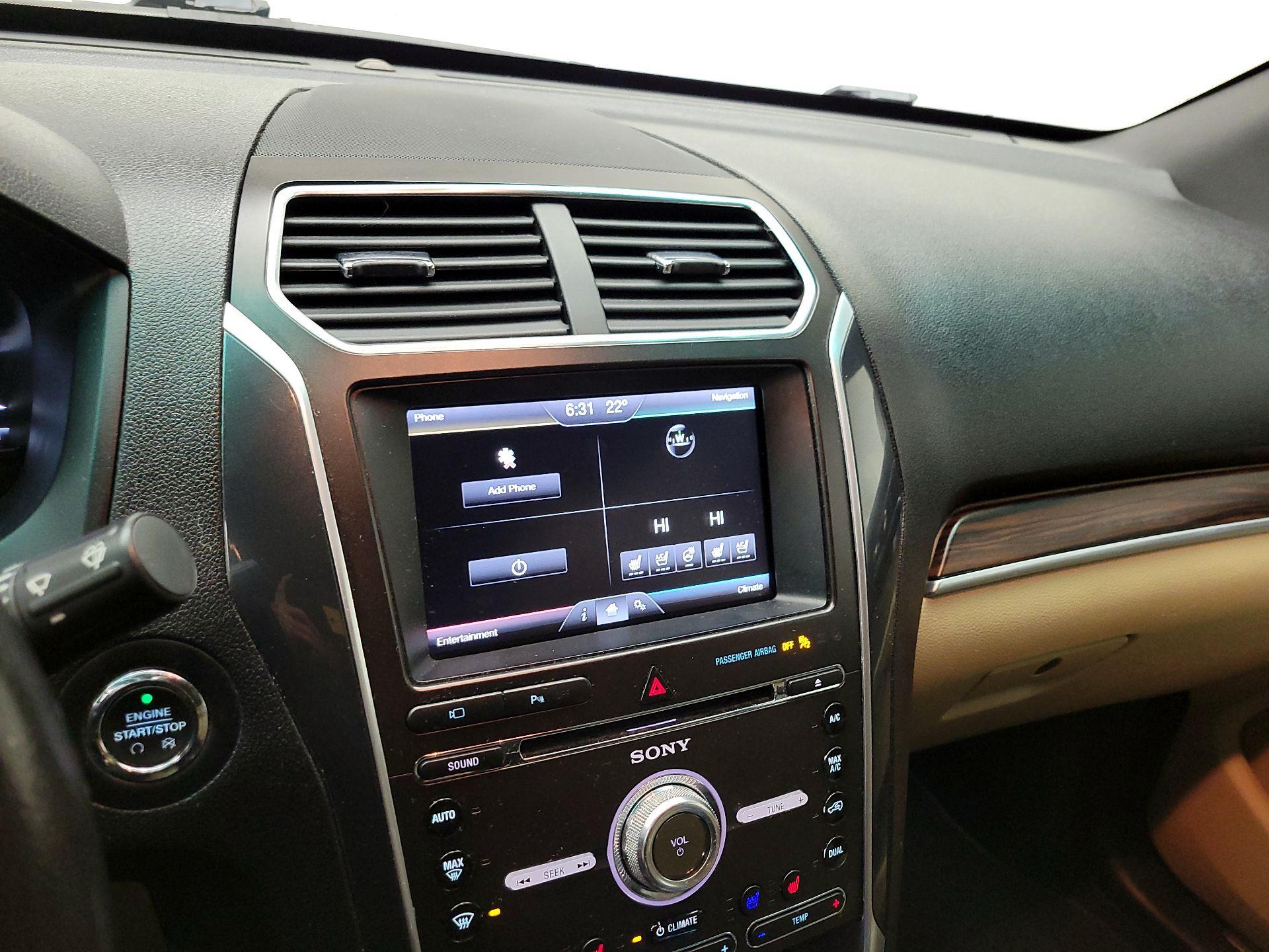 Thumbnail: 2016 Ford Explorer - 15