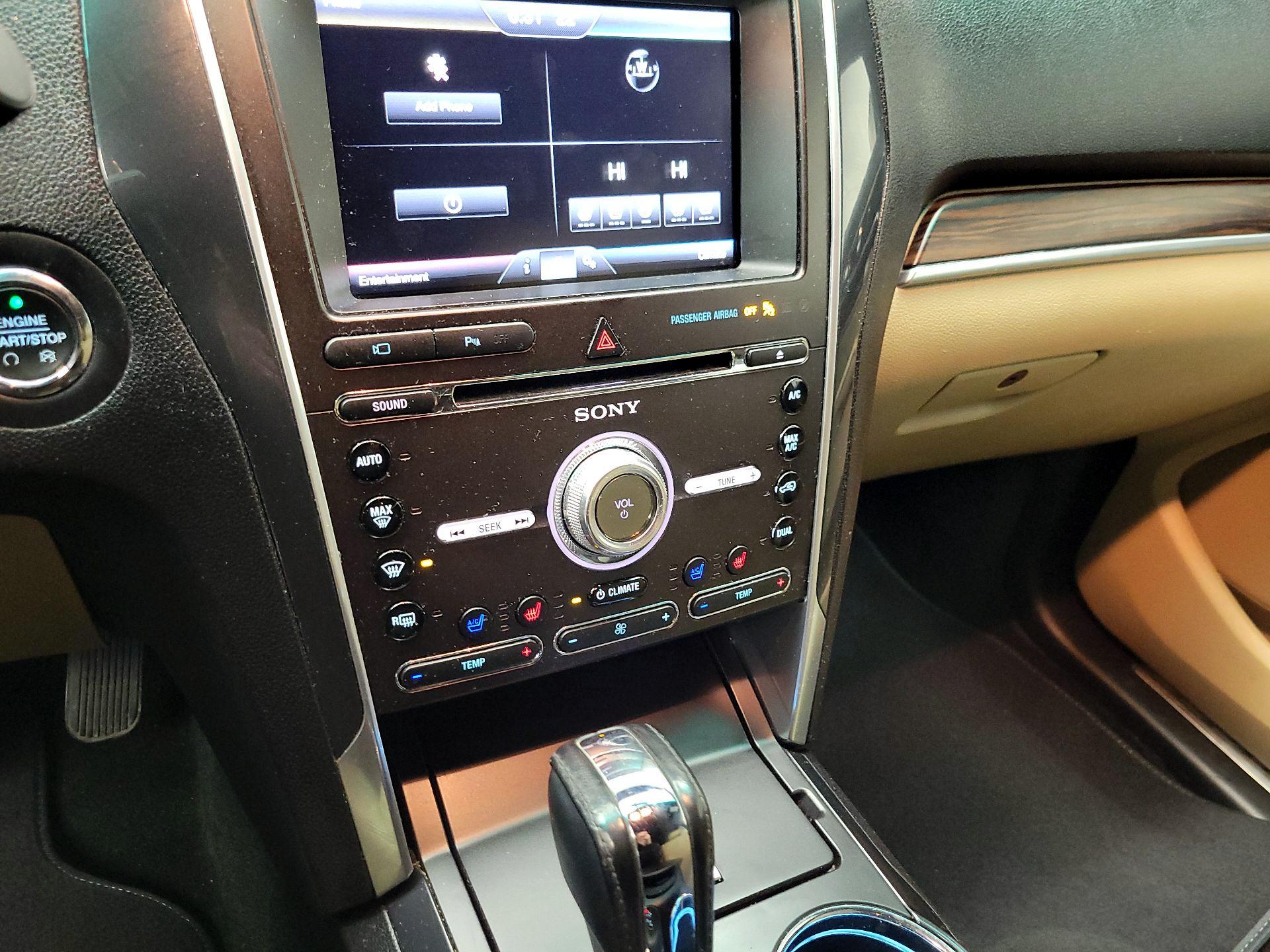 Thumbnail: 2016 Ford Explorer - 16