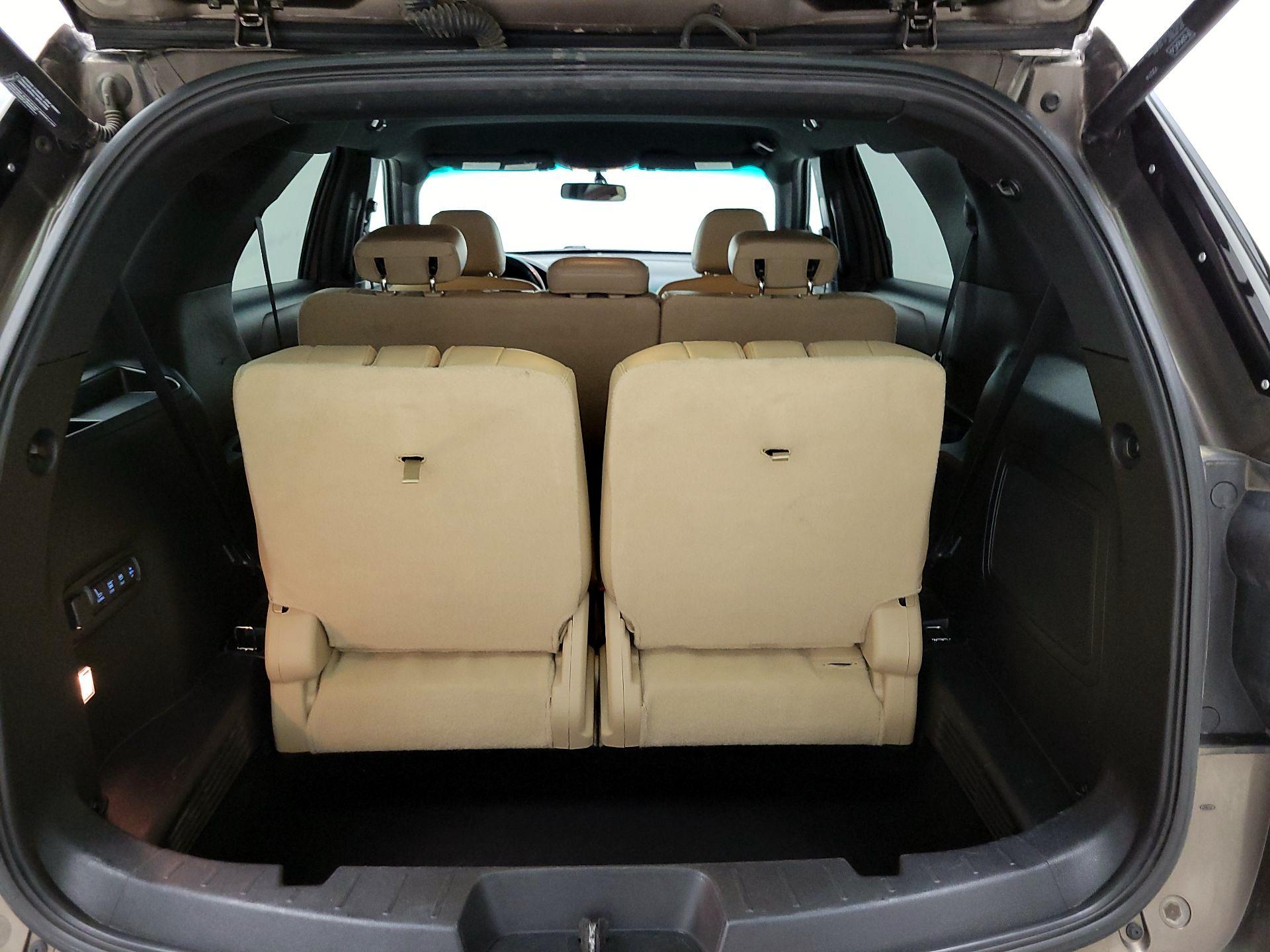 Thumbnail: 2016 Ford Explorer - 20