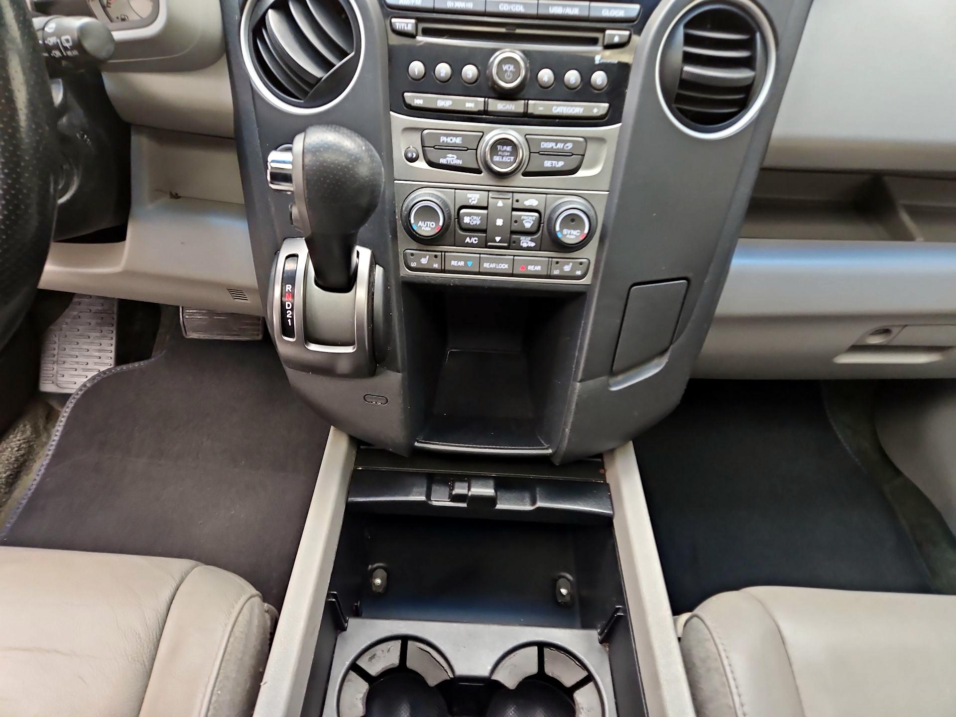 Thumbnail: 2015 Honda Pilot - 17