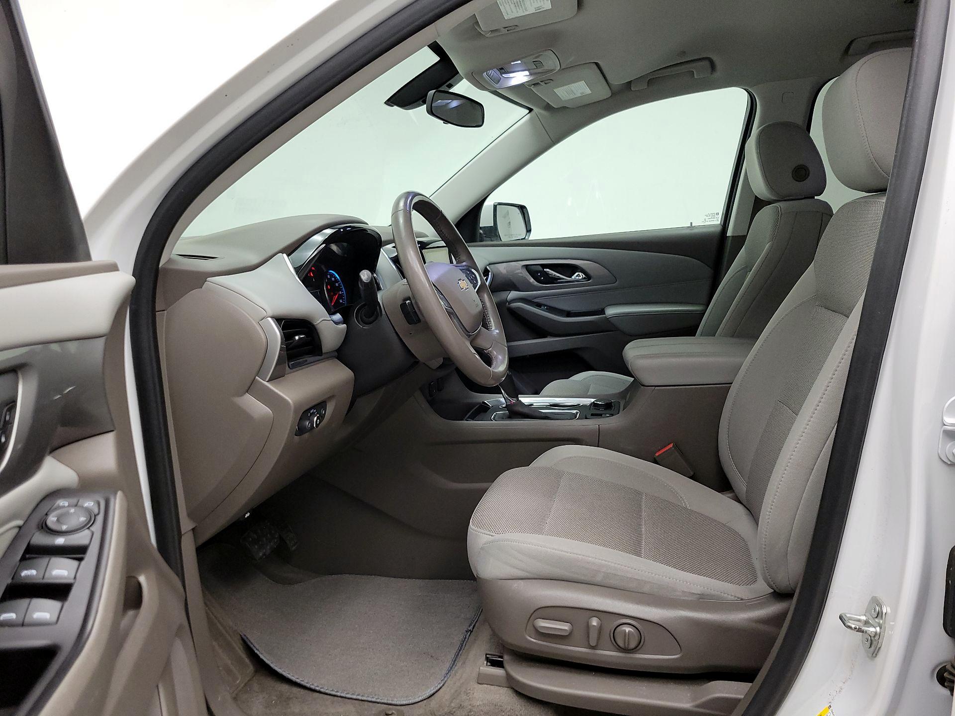 Thumbnail: 2019 Chevrolet Traverse - 11