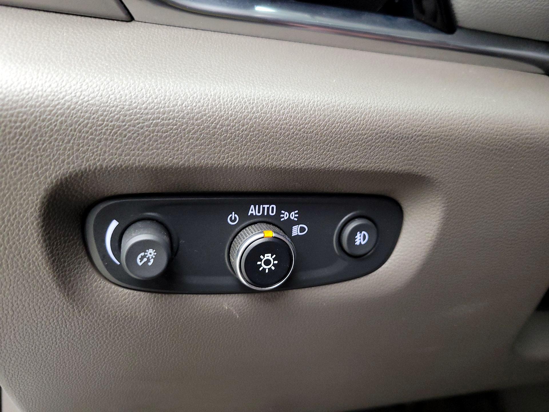 Thumbnail: 2019 Chevrolet Traverse - 13