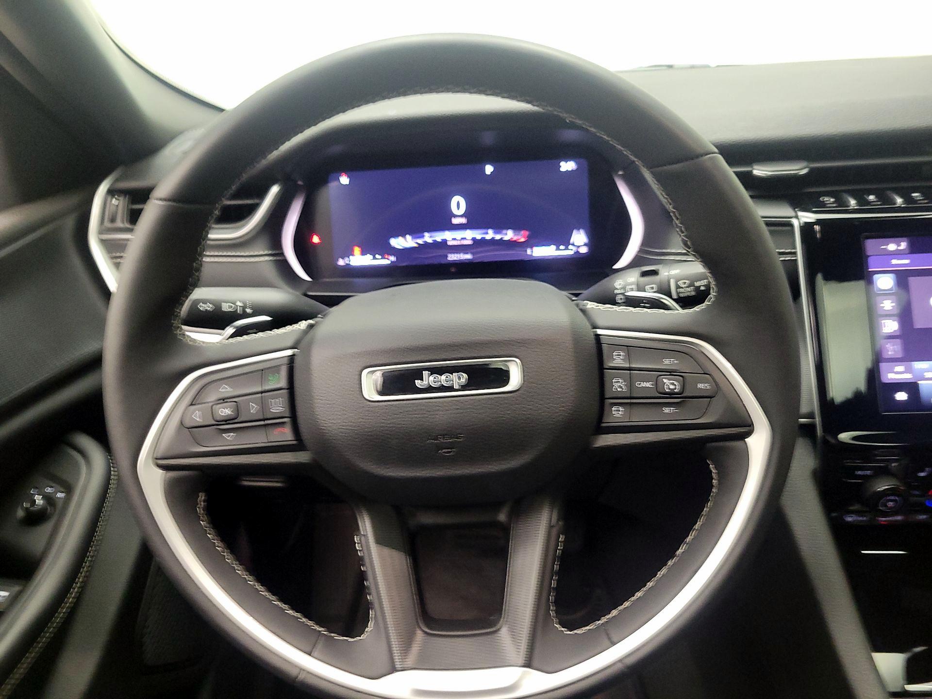 Thumbnail: 2023 Jeep Grand Cherokee - 10