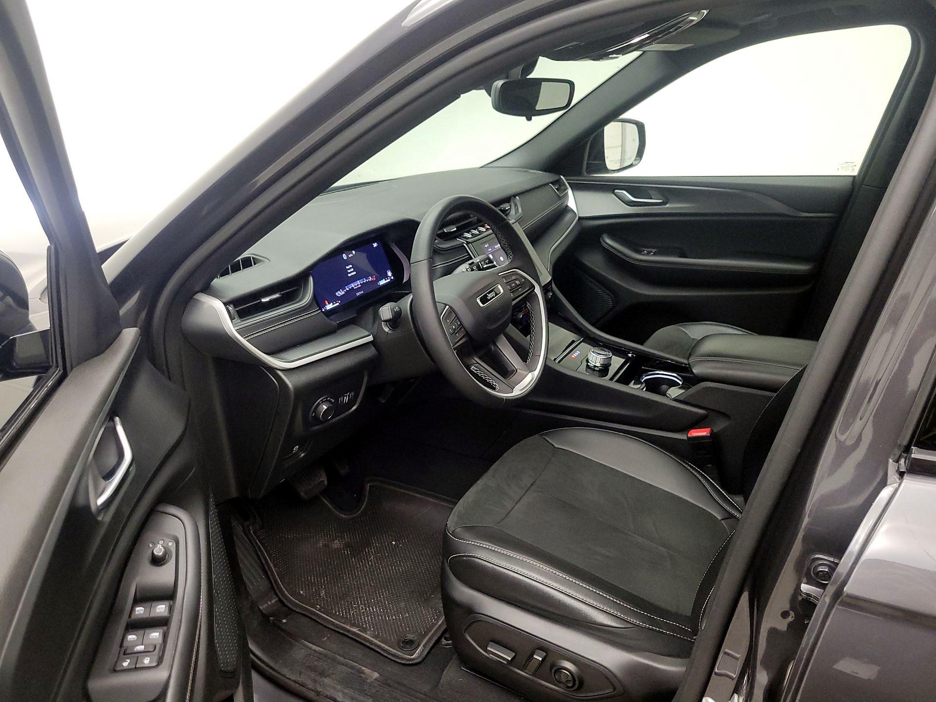 Thumbnail: 2023 Jeep Grand Cherokee - 11