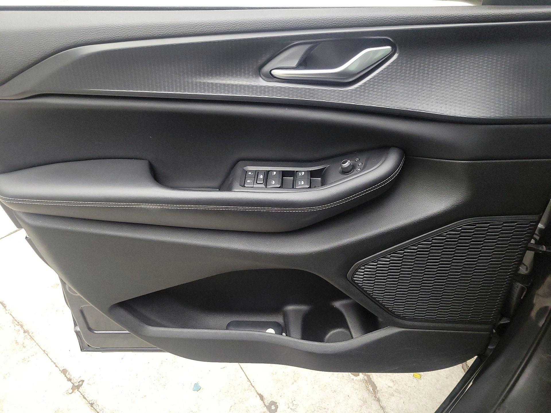 Thumbnail: 2023 Jeep Grand Cherokee - 12