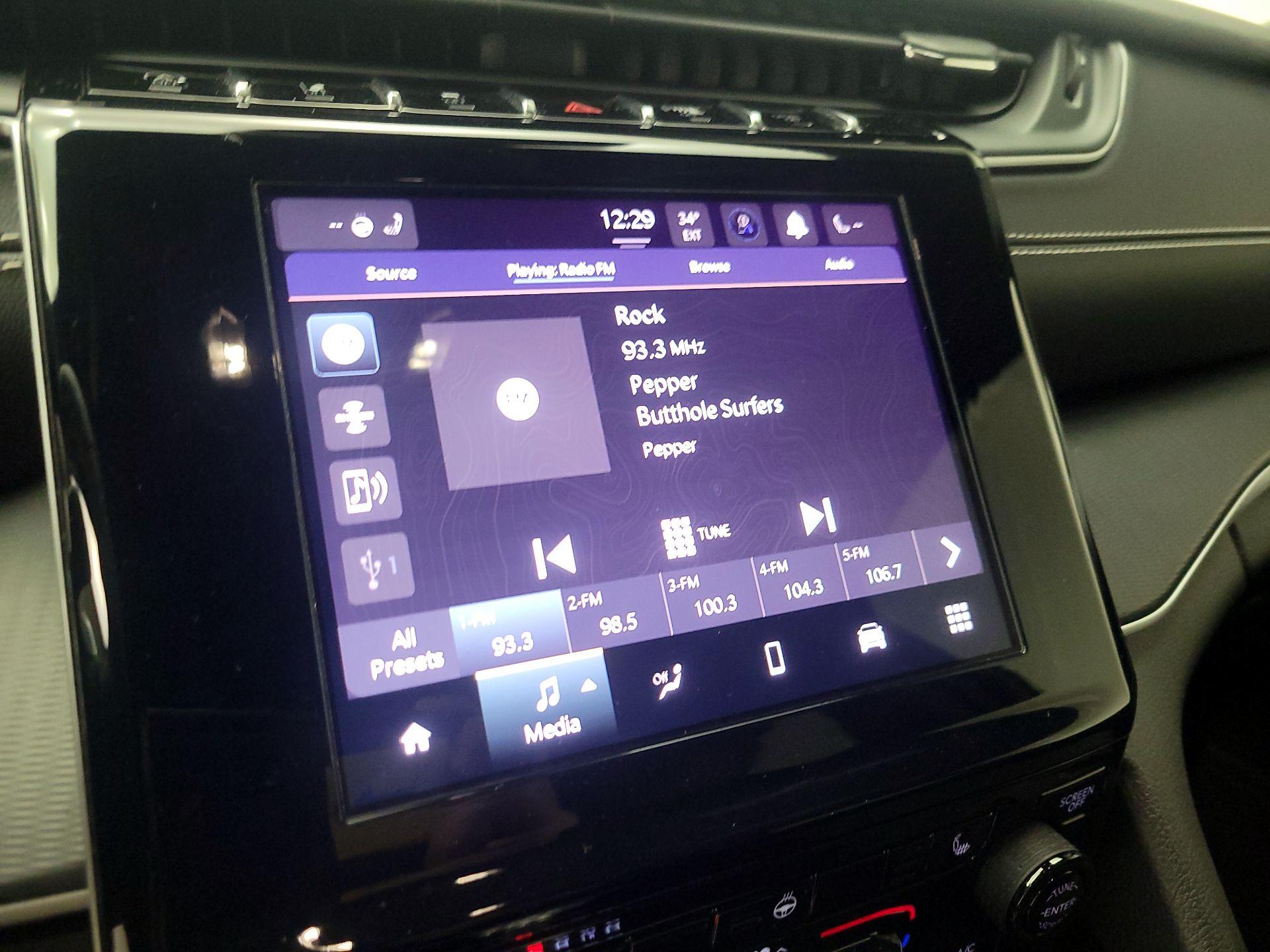 Thumbnail: 2023 Jeep Grand Cherokee - 15