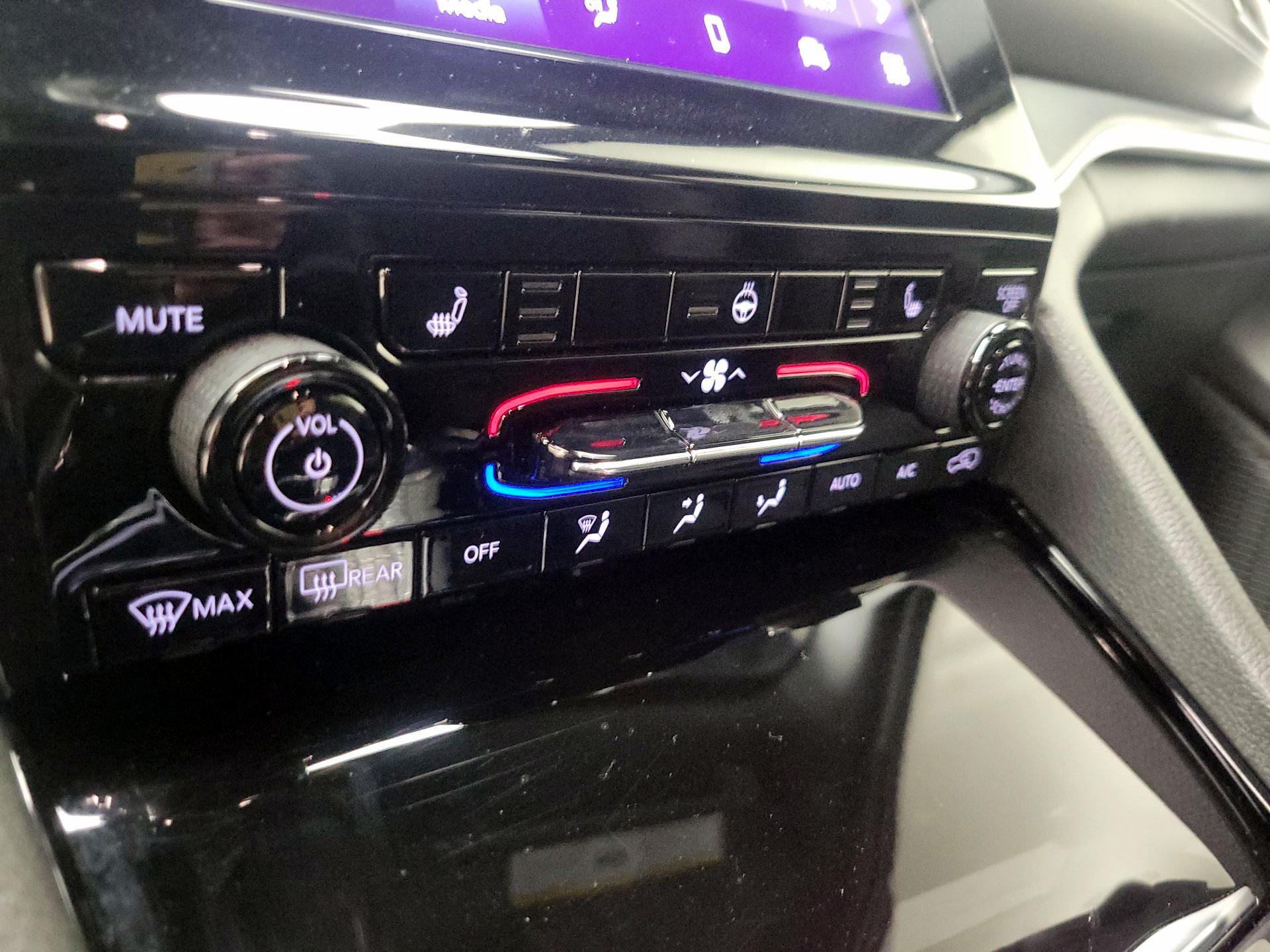 Thumbnail: 2023 Jeep Grand Cherokee - 16