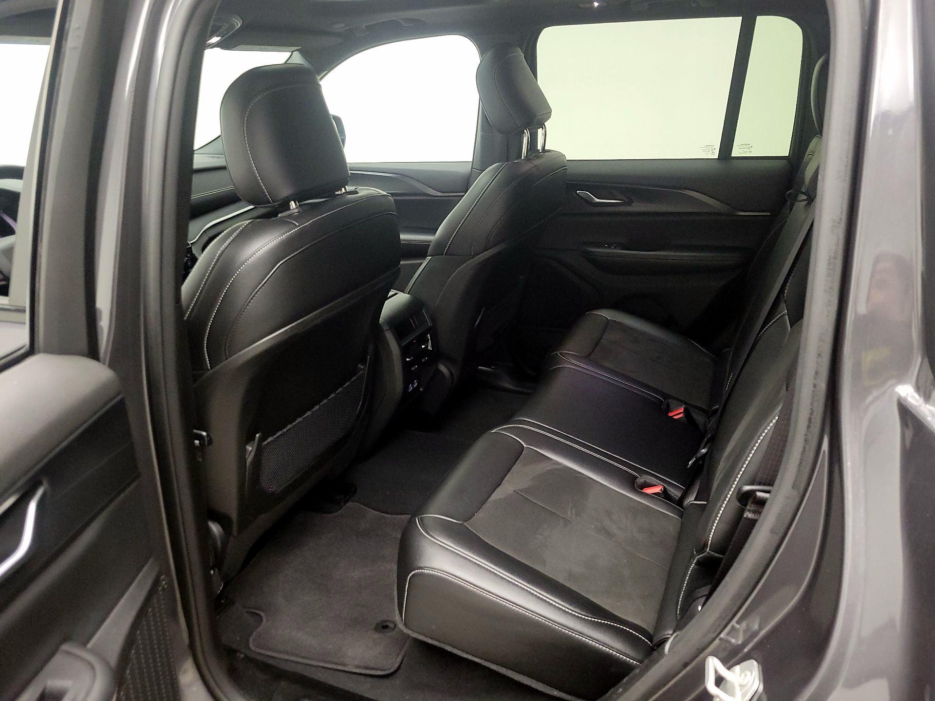 Thumbnail: 2023 Jeep Grand Cherokee - 20