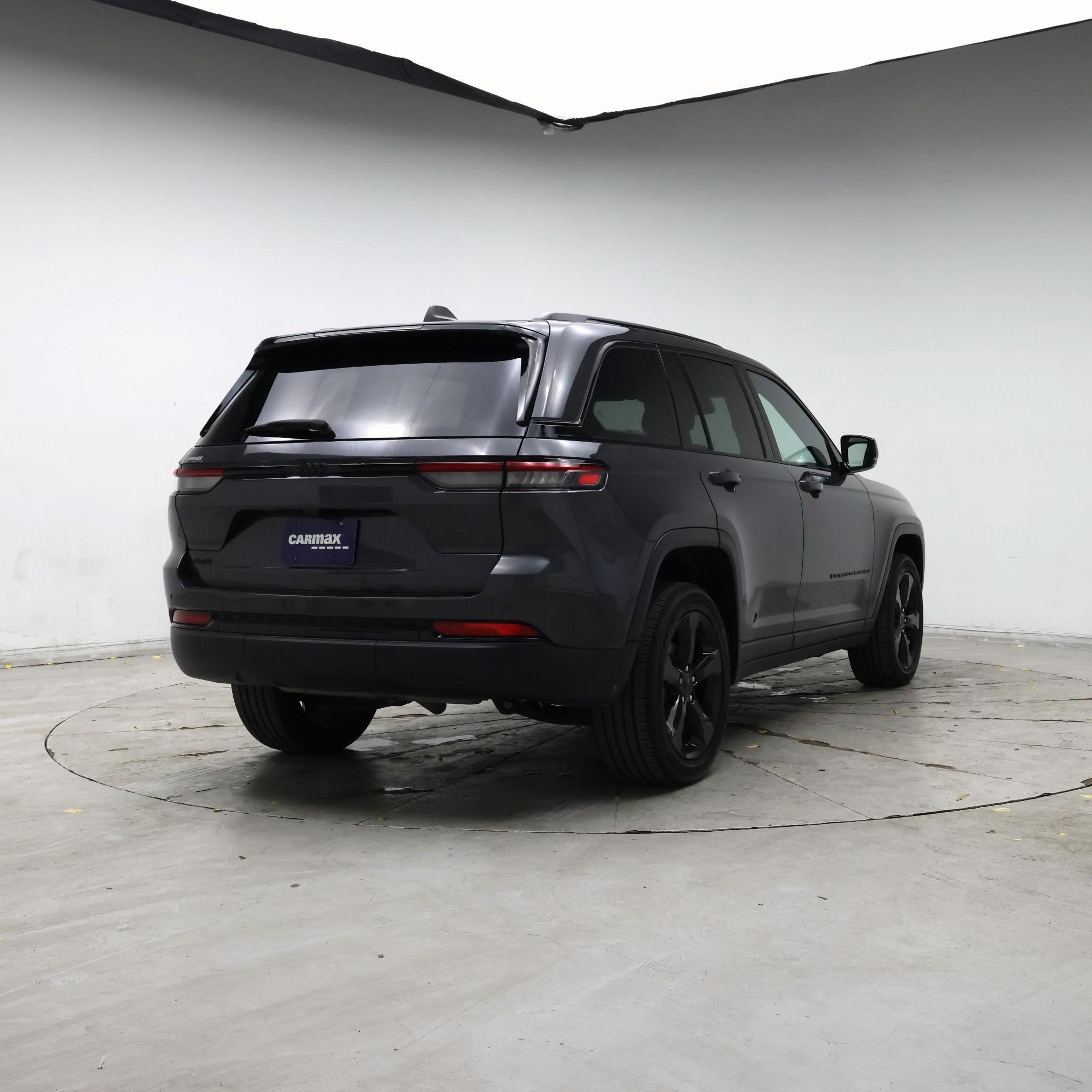 Thumbnail: 2023 Jeep Grand Cherokee - 8