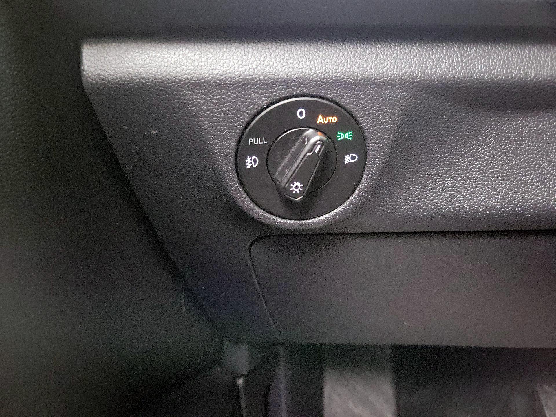 Thumbnail: 2019 Volkswagen Jetta - 13