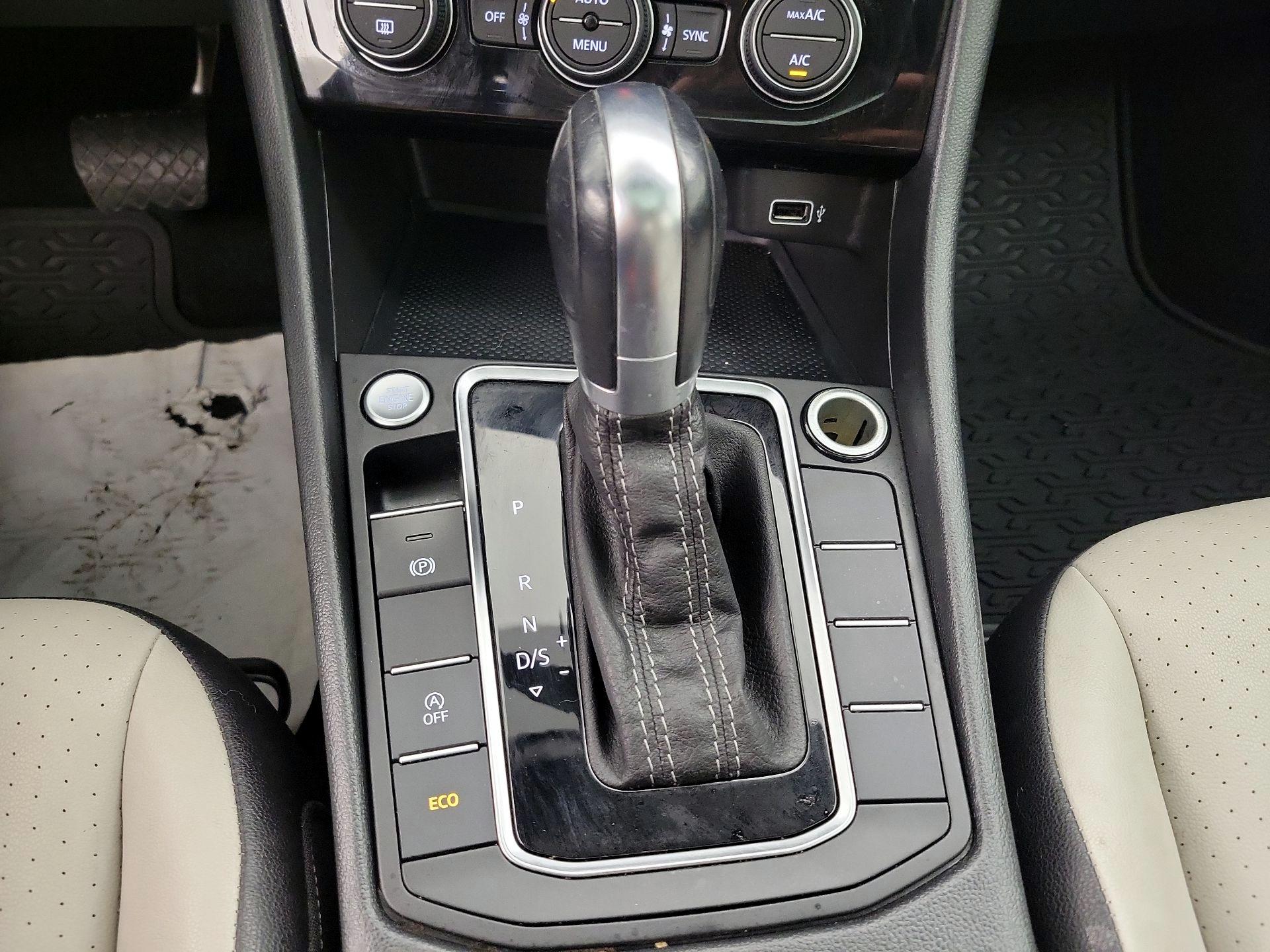 Thumbnail: 2019 Volkswagen Jetta - 17