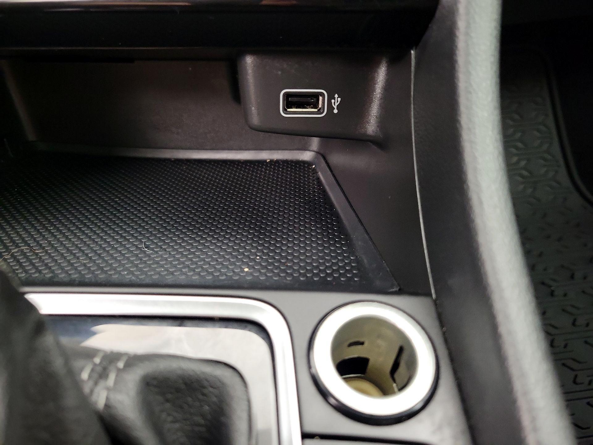 Thumbnail: 2019 Volkswagen Jetta - 18