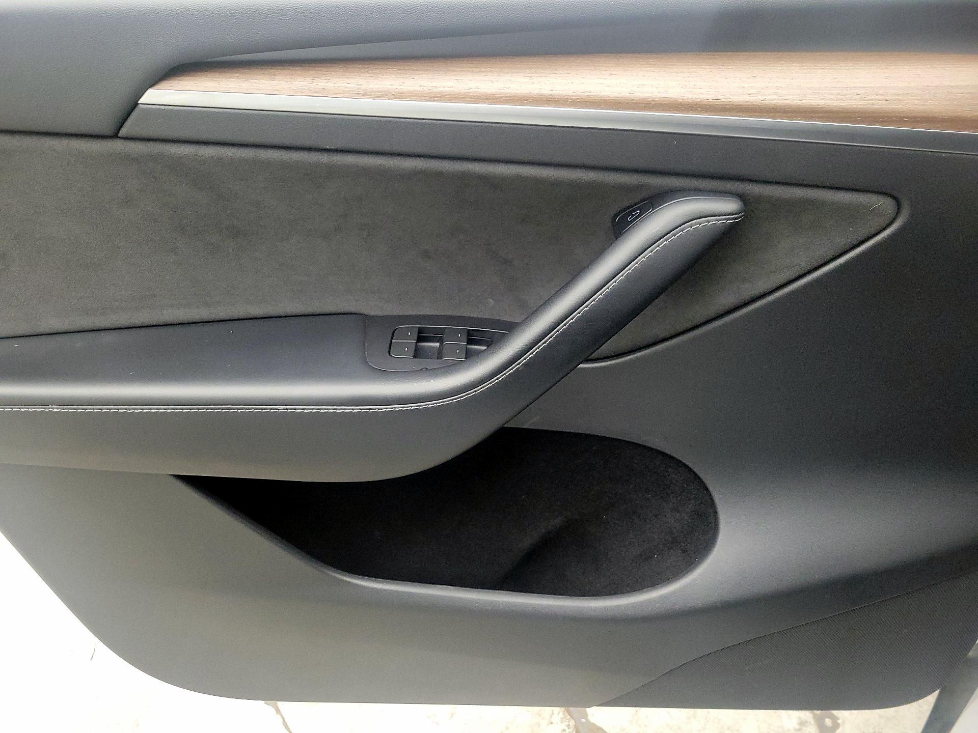 Thumbnail: 2023 Tesla Model Y - 12