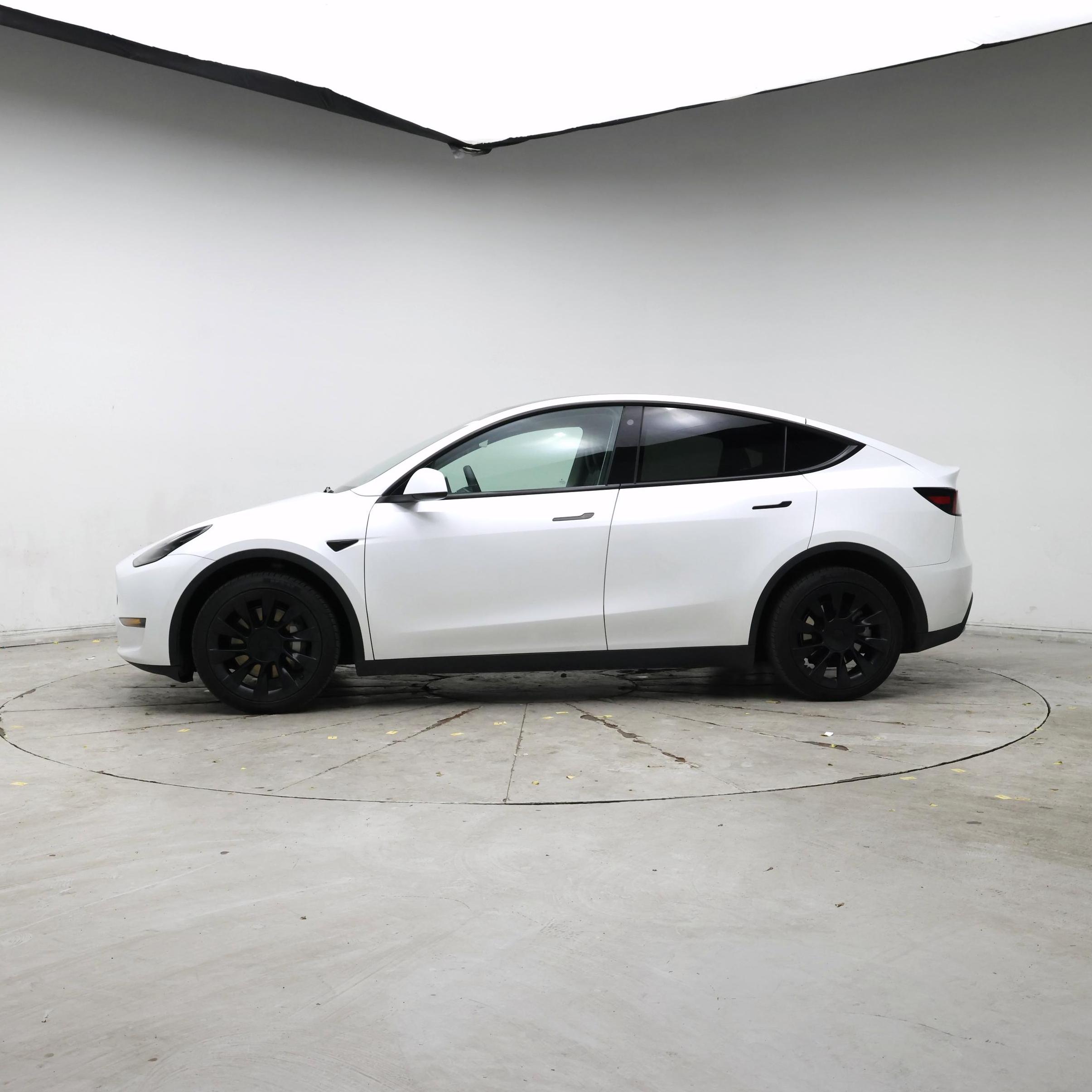 Thumbnail: 2023 Tesla Model Y - 3