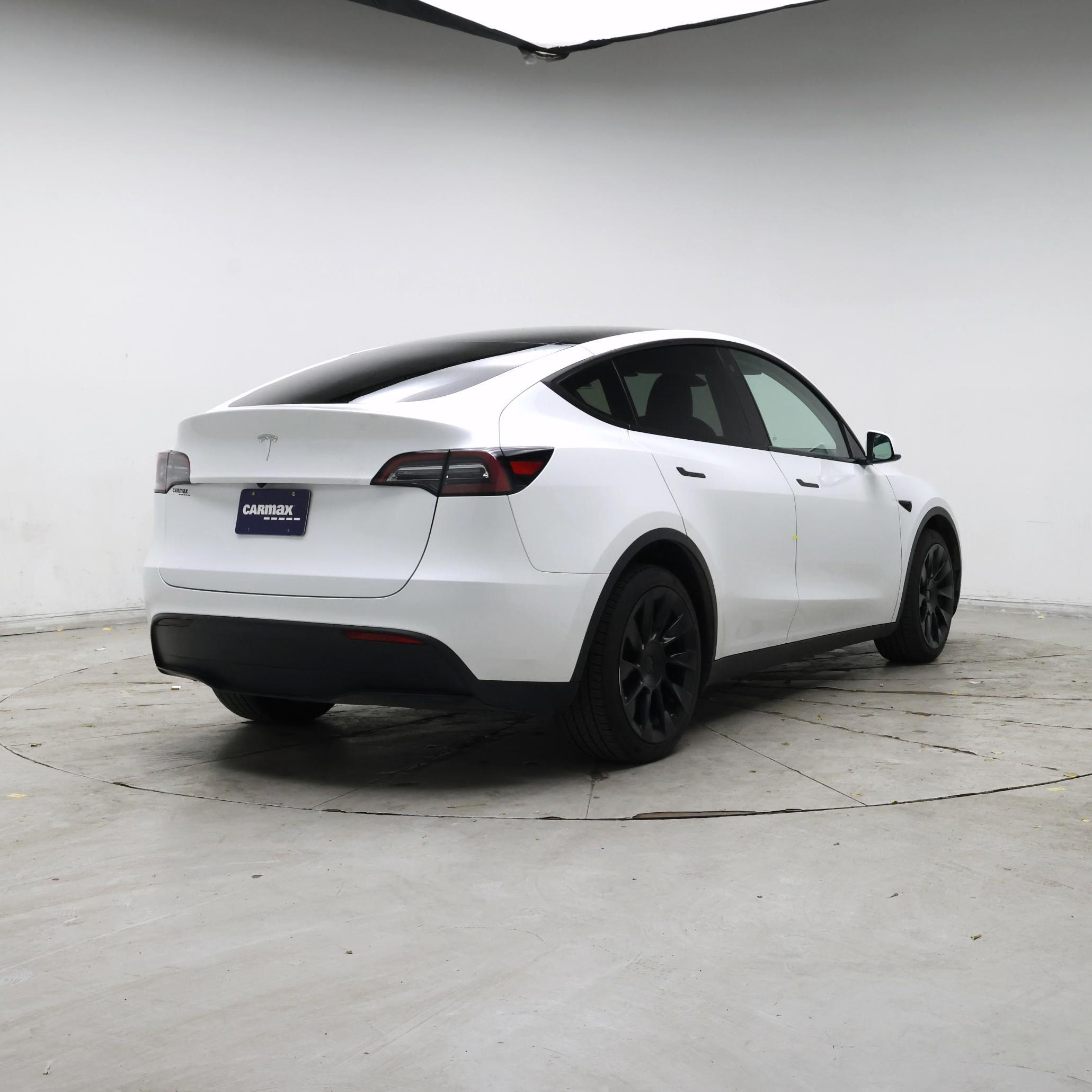 Thumbnail: 2023 Tesla Model Y - 8