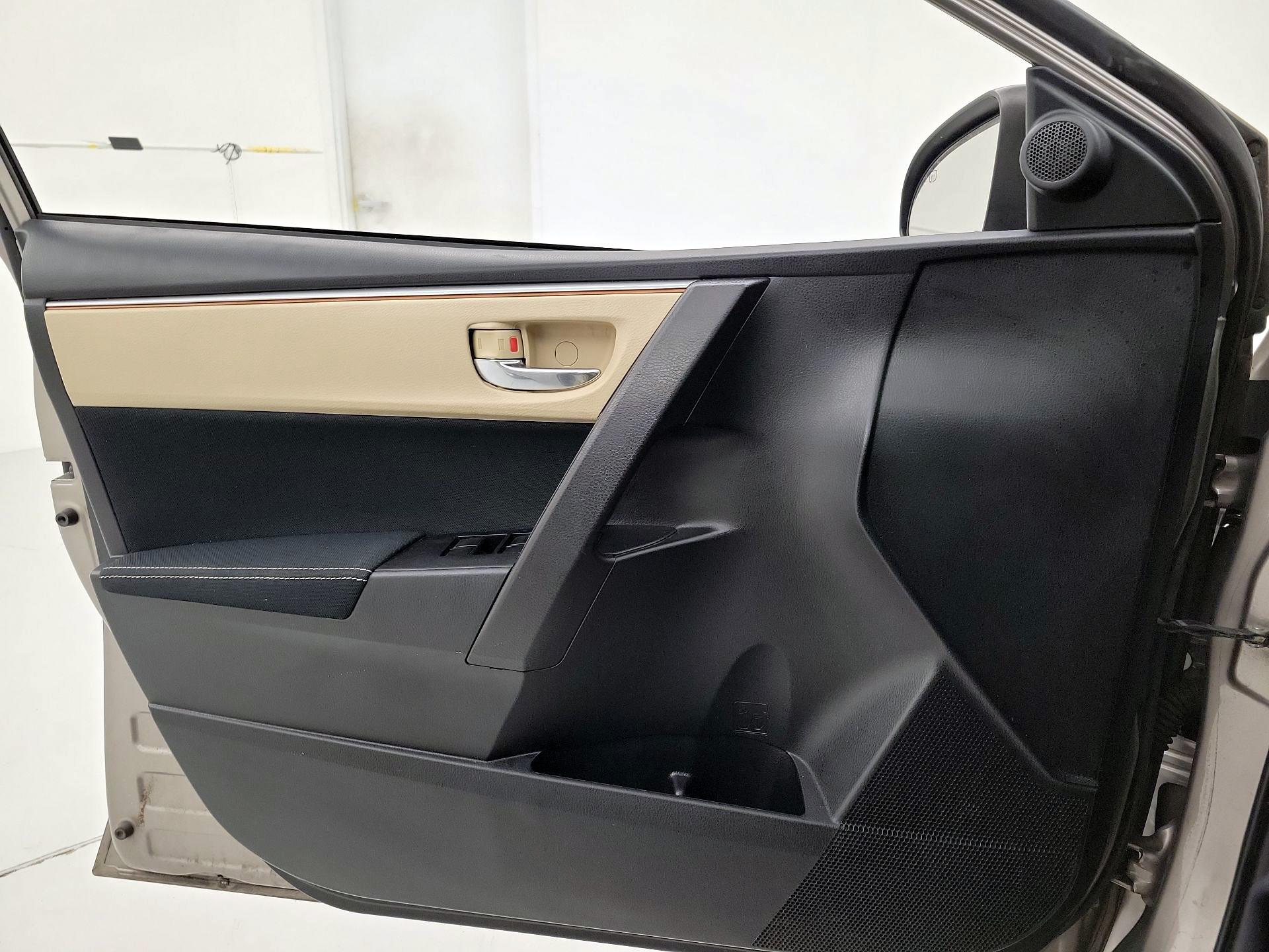 Thumbnail: 2015 Toyota Corolla - 12