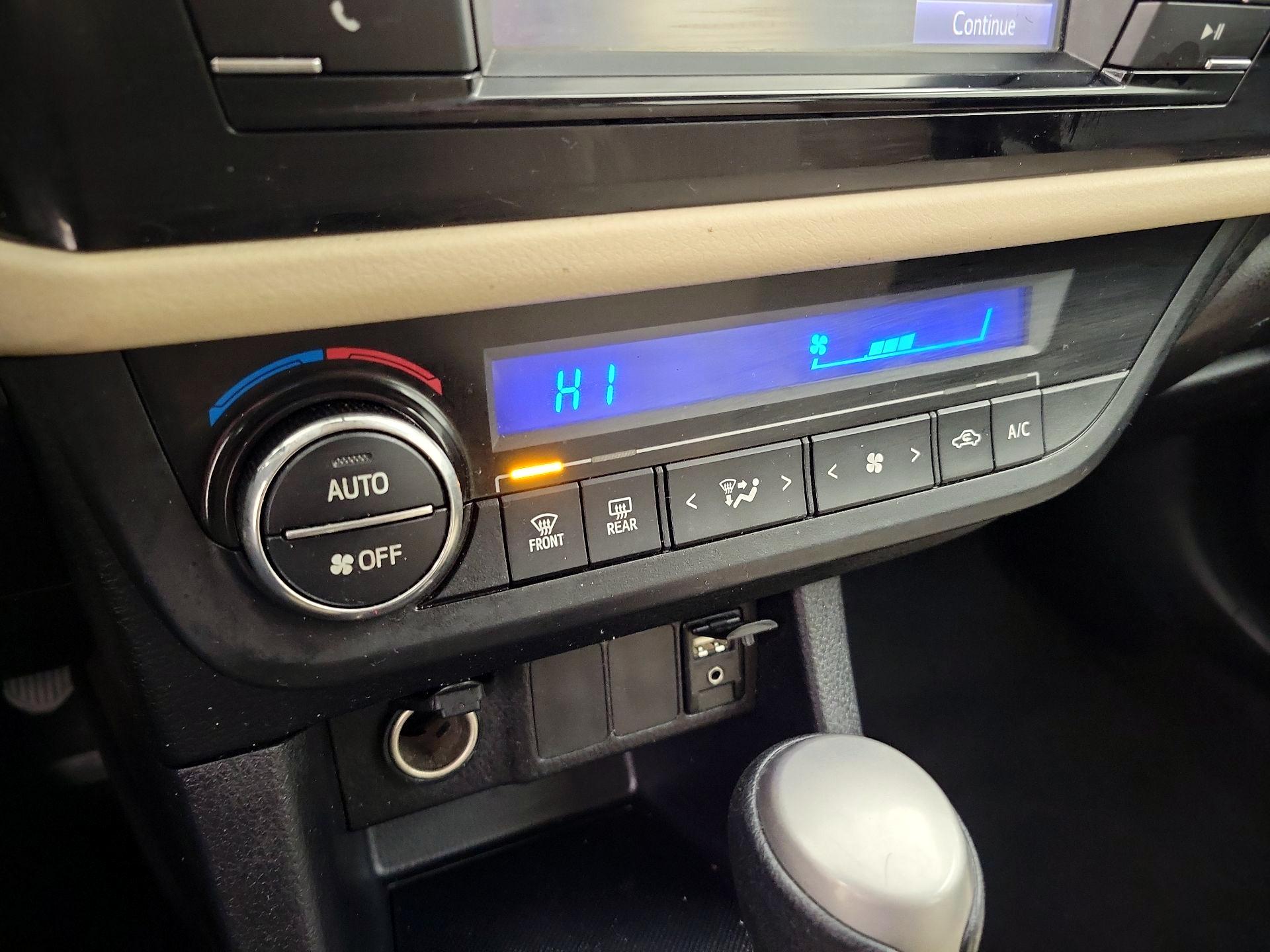 Thumbnail: 2015 Toyota Corolla - 16