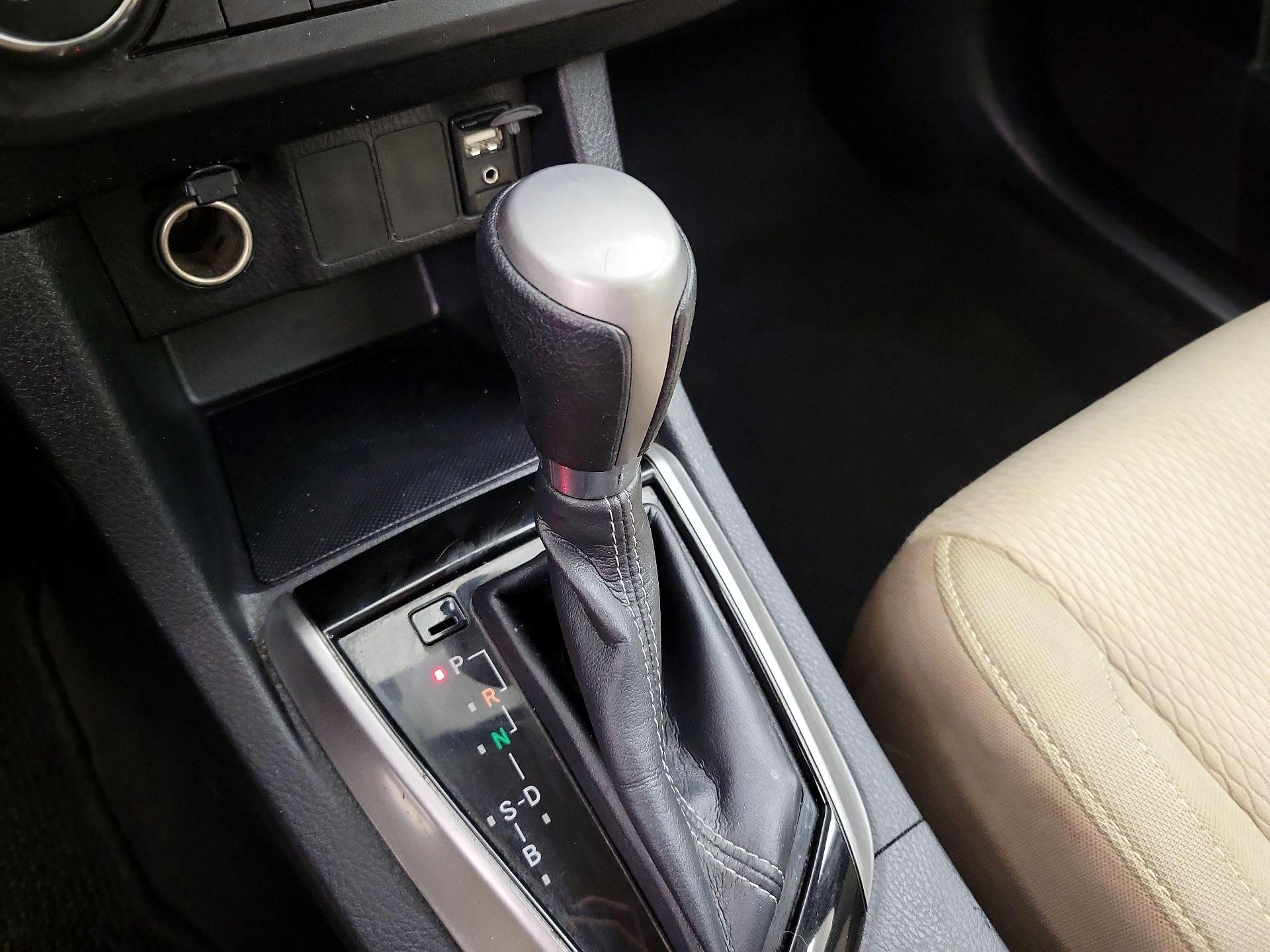 Thumbnail: 2015 Toyota Corolla - 17