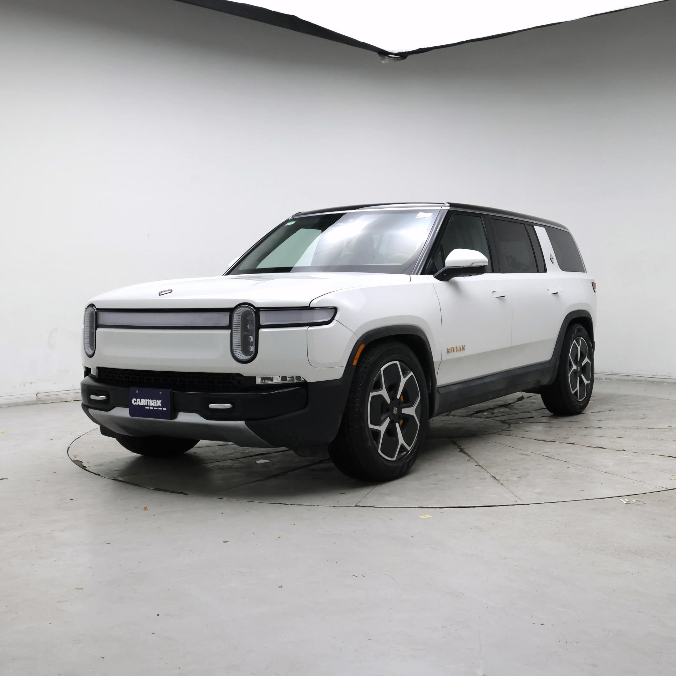 Thumbnail: 2023 Rivian R1S - 4