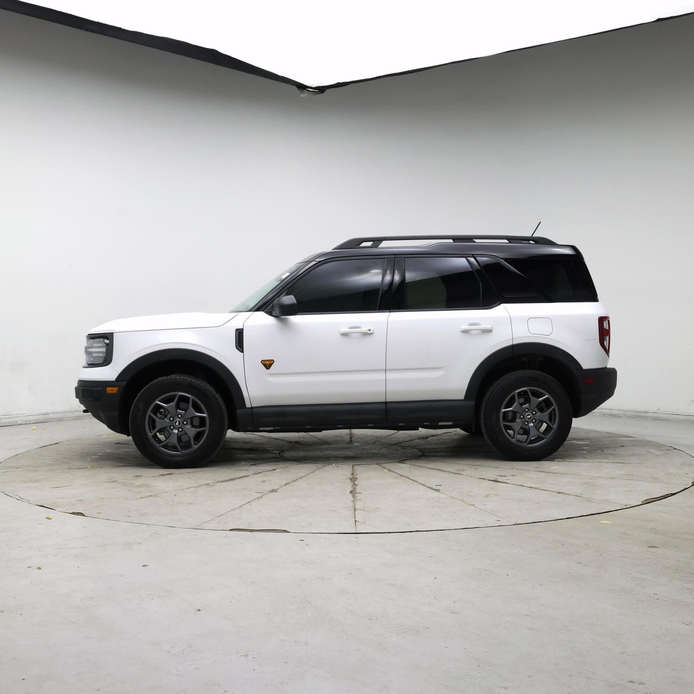 Thumbnail: 2022 Ford Bronco Sport - 3