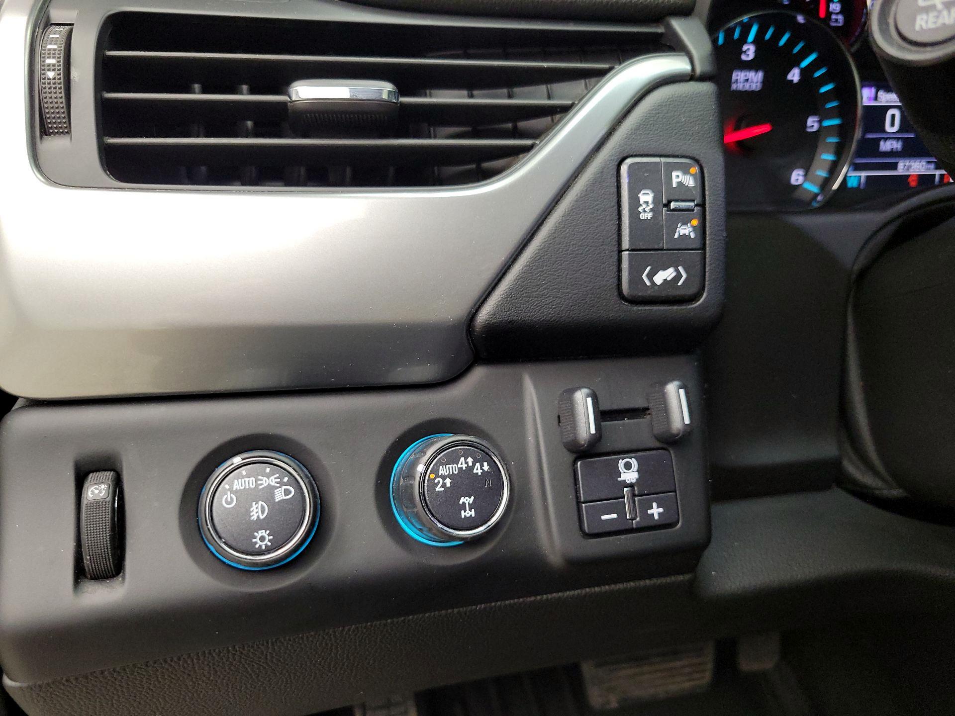 Thumbnail: 2018 Chevrolet Tahoe - 13