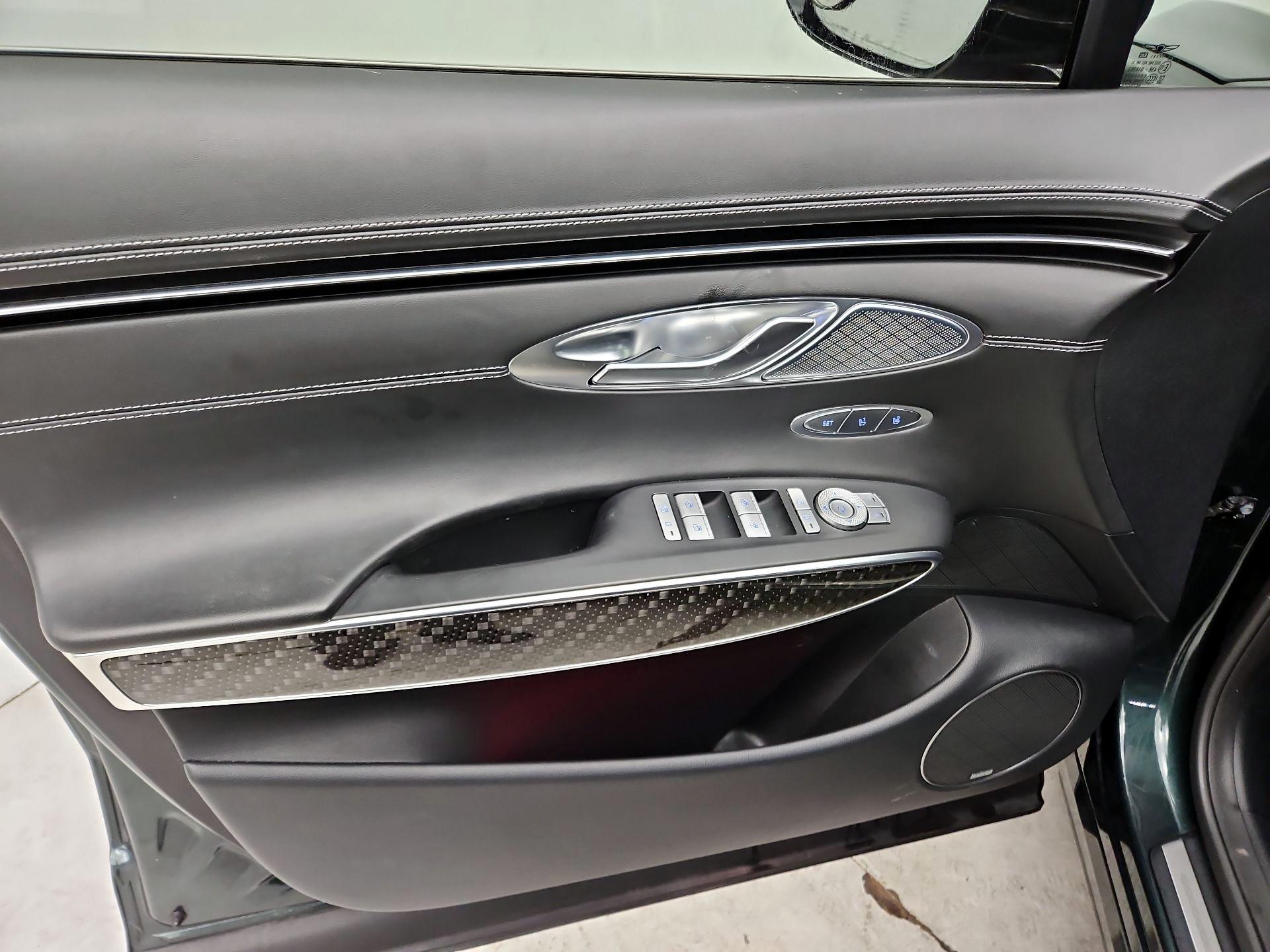 Thumbnail: 2022 Genesis GV70 - 12