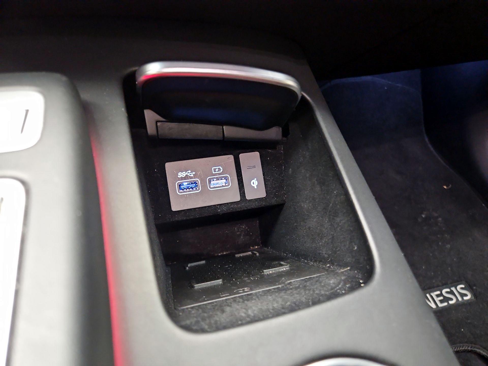 Thumbnail: 2022 Genesis GV70 - 19