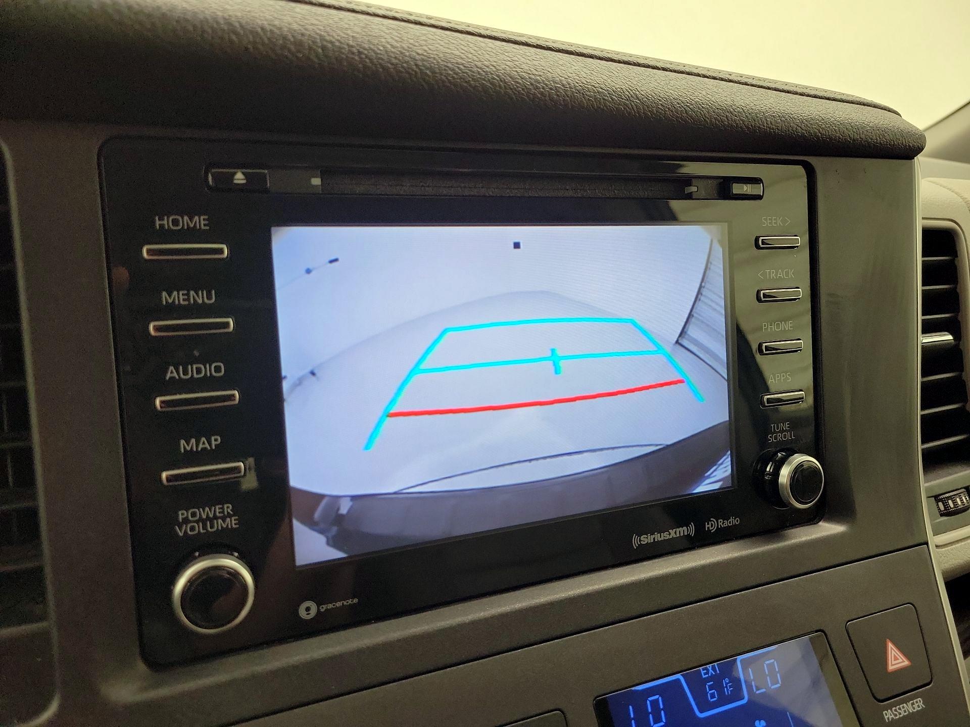 Thumbnail: 2020 Toyota Sienna - 14