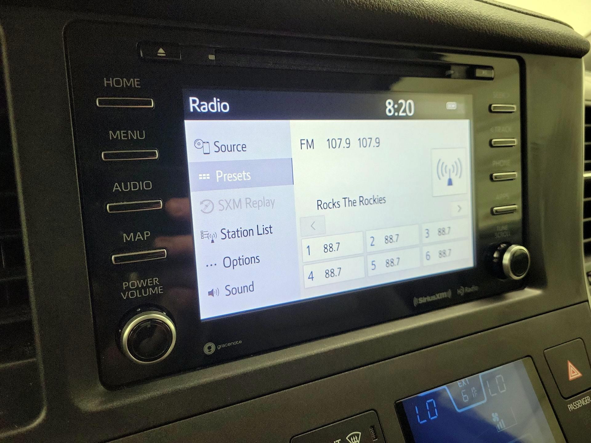 Thumbnail: 2020 Toyota Sienna - 15