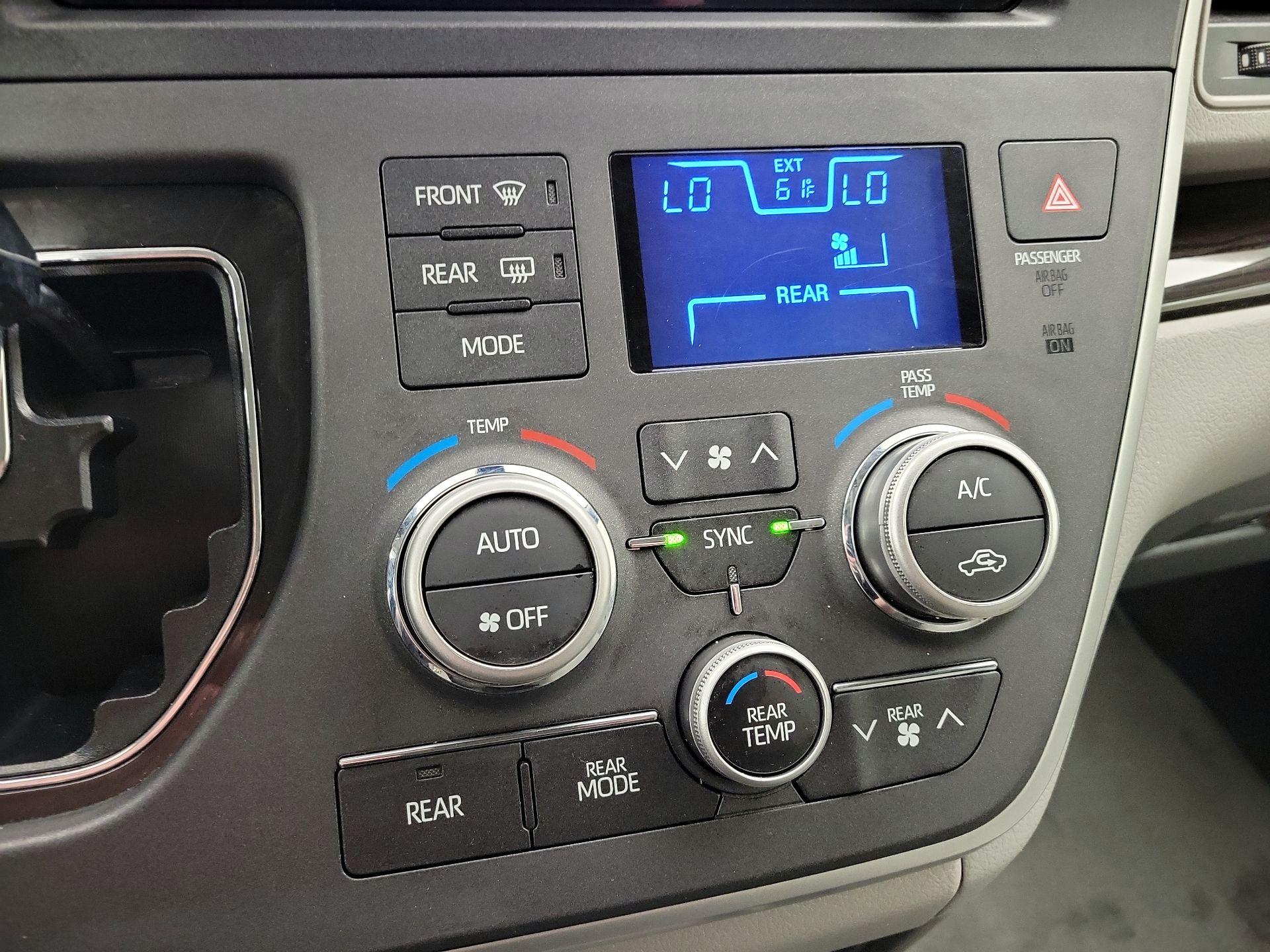 Thumbnail: 2020 Toyota Sienna - 16